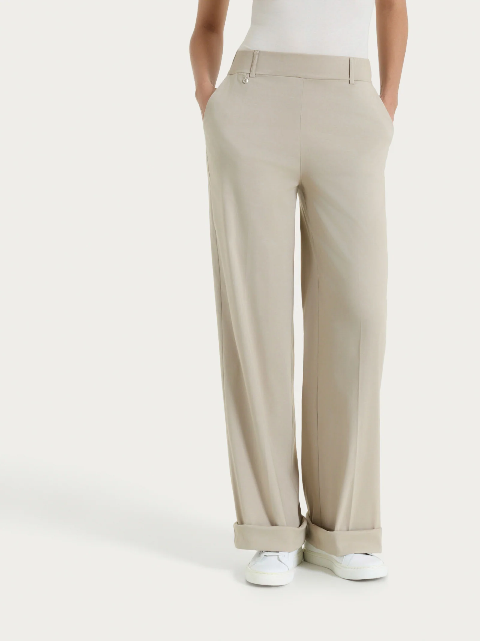 Pantalone ampio con tasche e risvolto in Super Fresh - Crockery - Image 3