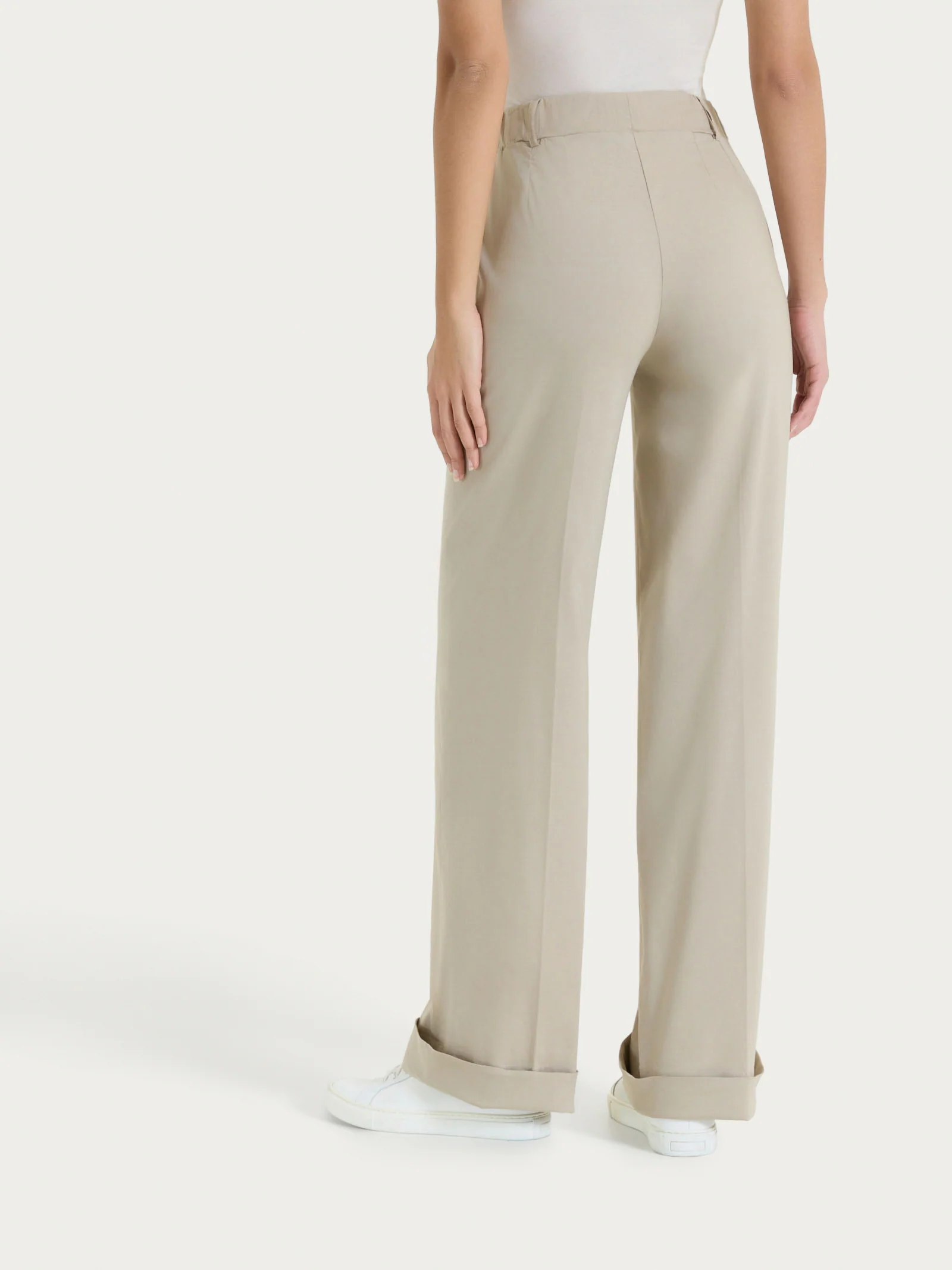 Pantalone ampio con tasche e risvolto in Super Fresh - Crockery - Image 5