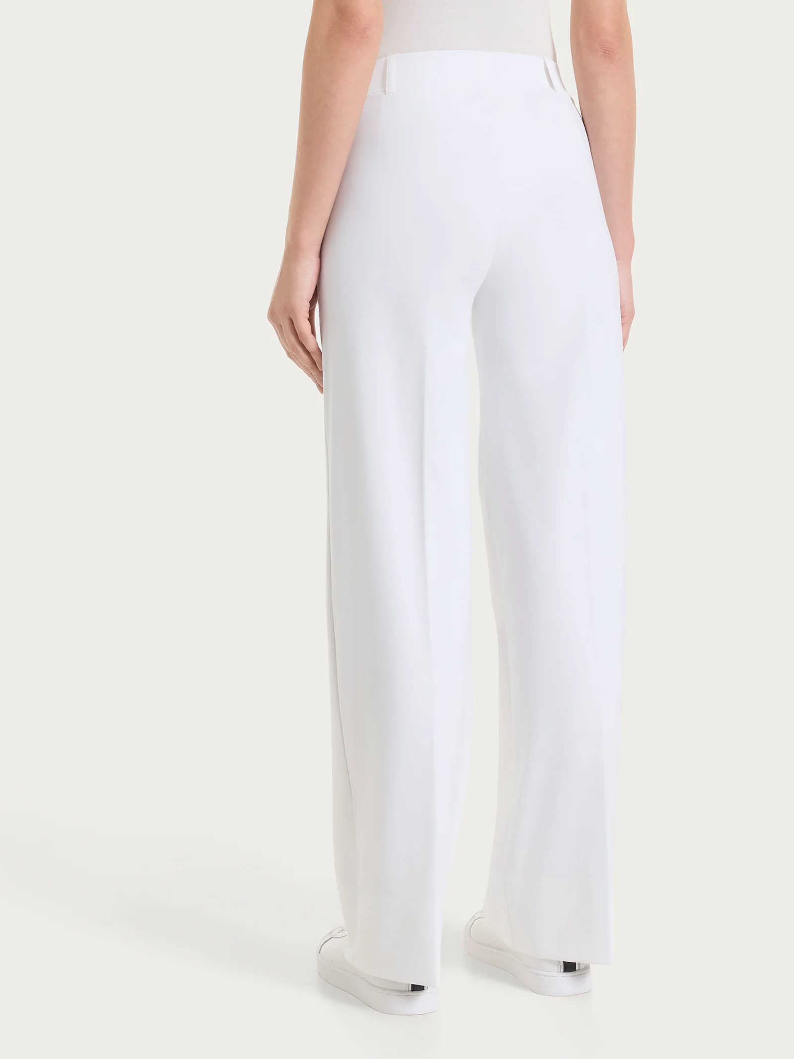 Pantalone ampio con tasche in Compact Light - Bianco - Image 3