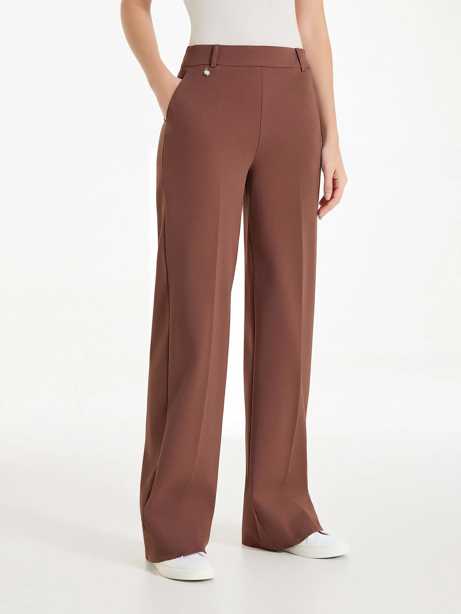 Pantalone ampio con tasche in Compact Light - Cappuccino - Image 2