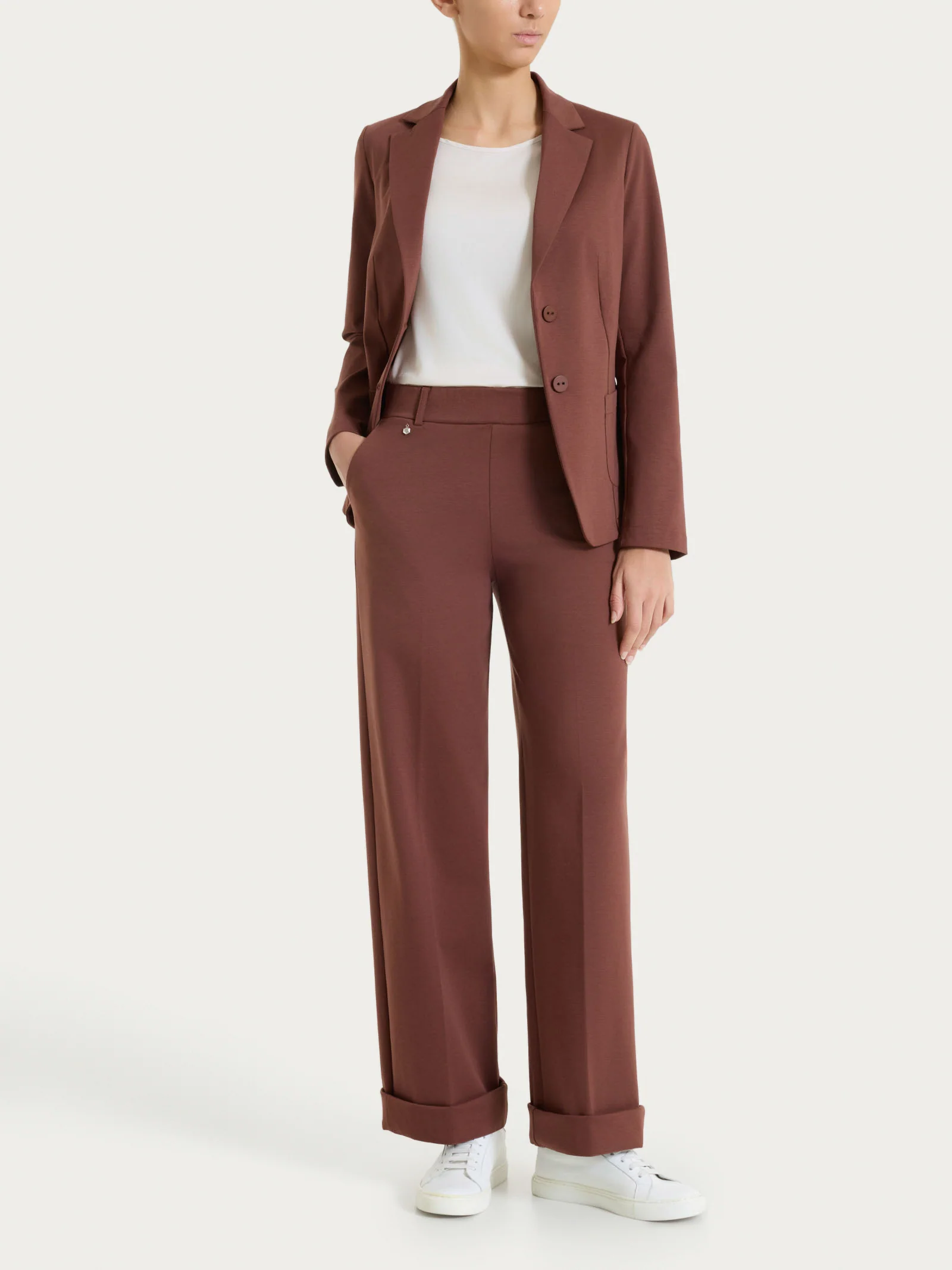 Pantalone ampio con tasche in Compact Light - Cappuccino - Image 5