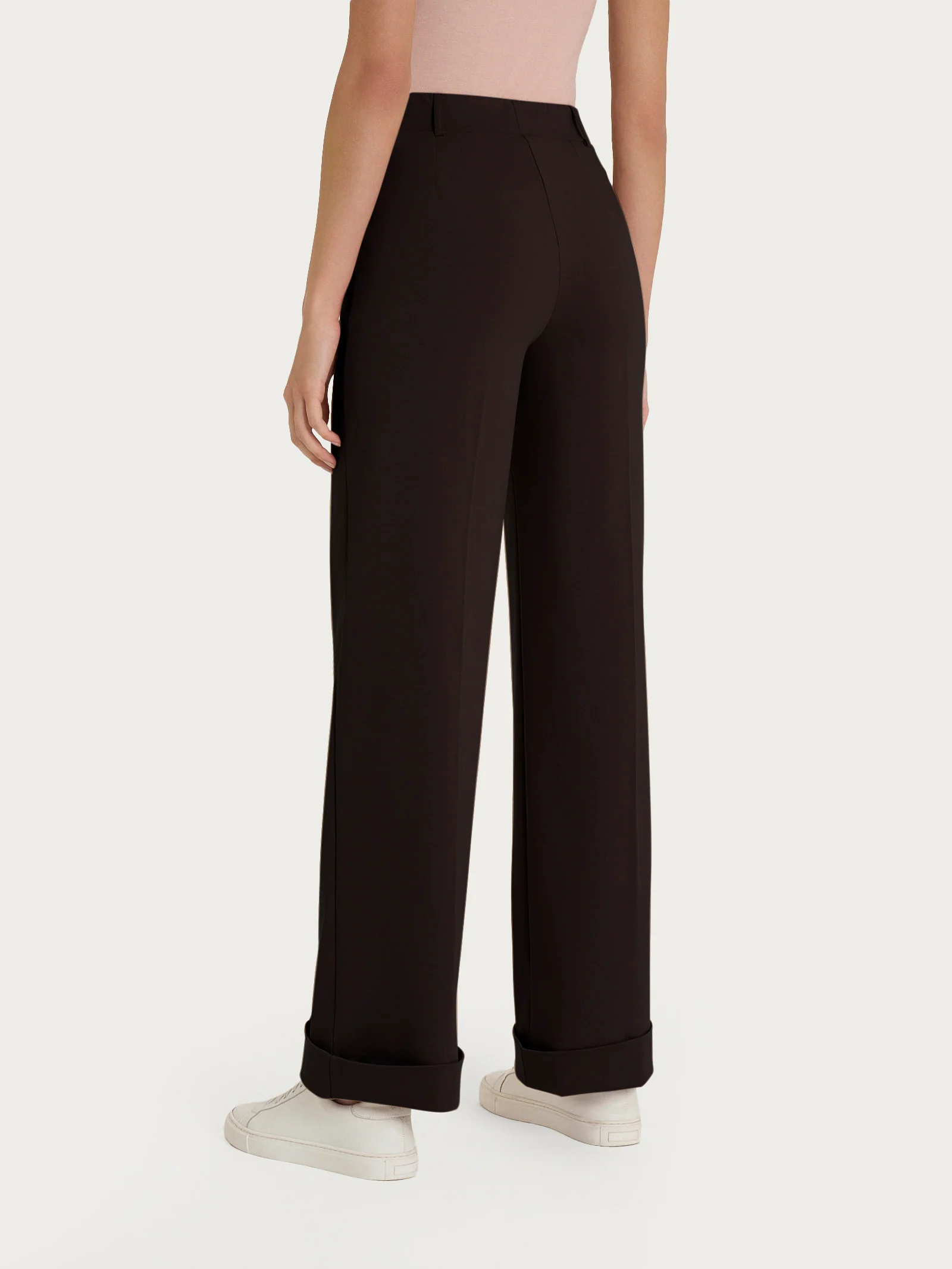 Pantalone ampio con tasche in Compact Light - Chocolate Torte - Image 2