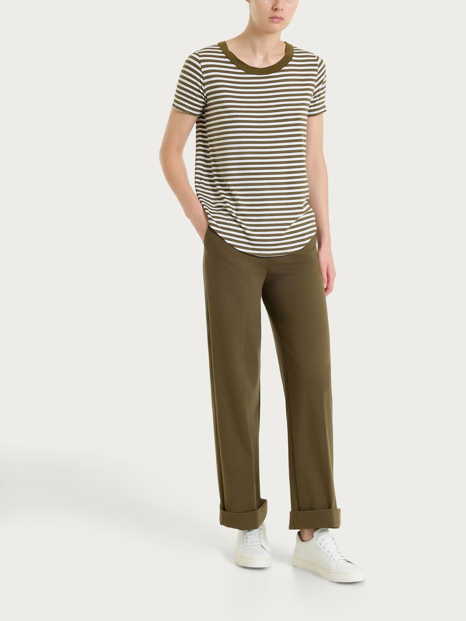 Pantalone ampio con tasche in Compact Light - Dark Olive - Image 8