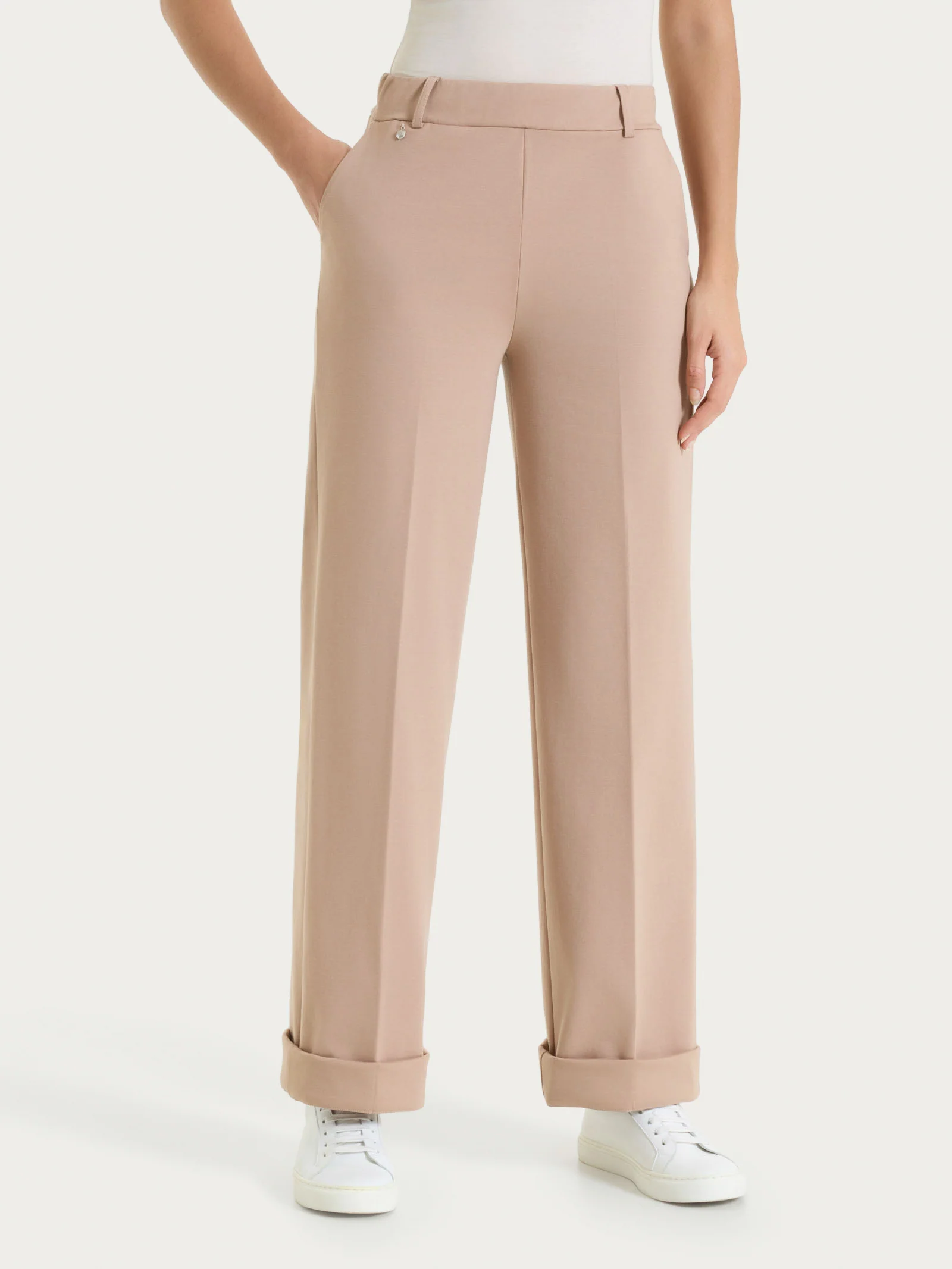 Pantalone ampio con tasche in Compact Light - Warm Taupe - Image 3