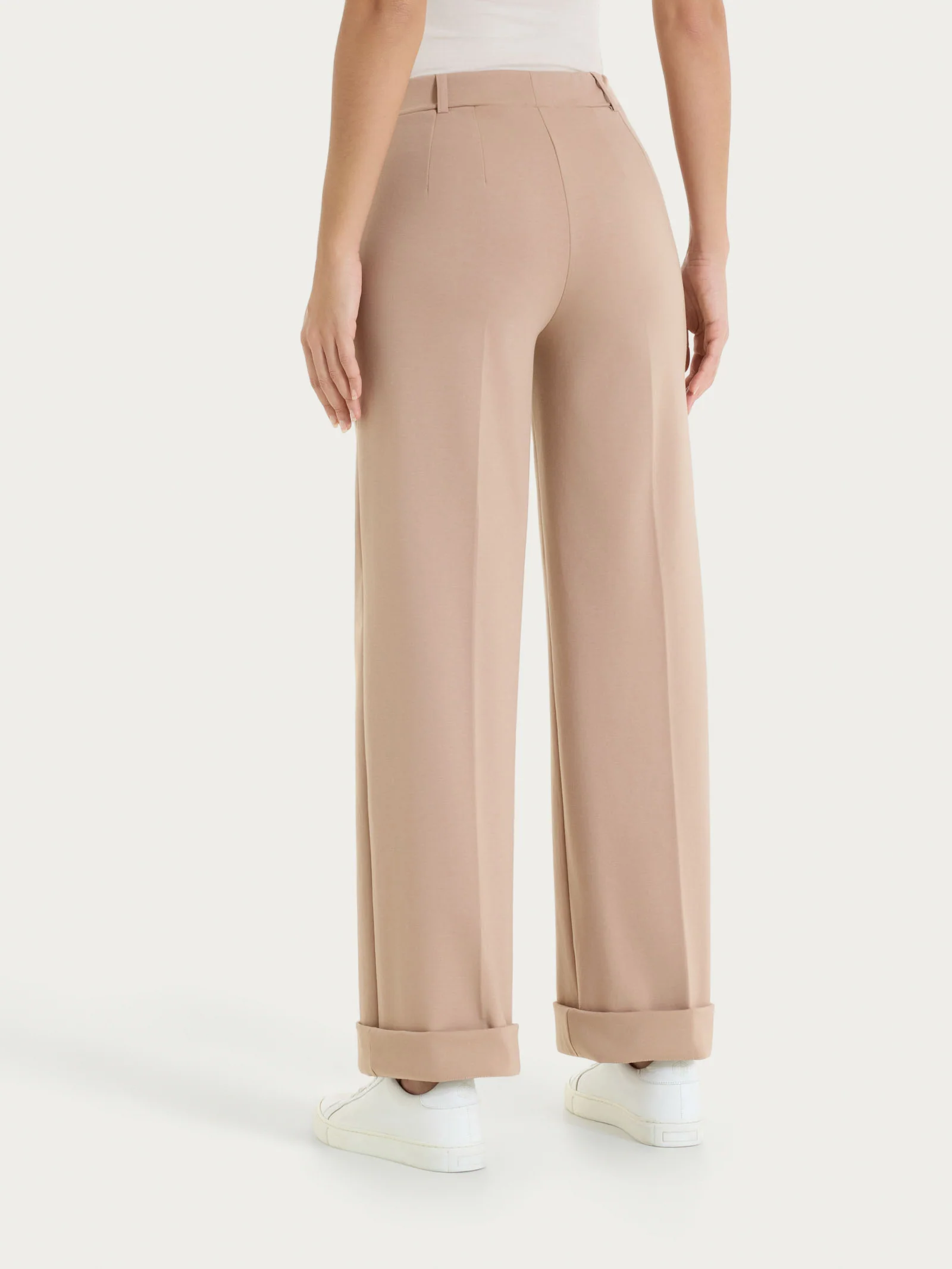 Pantalone ampio con tasche in Compact Light - Warm Taupe - Image 6