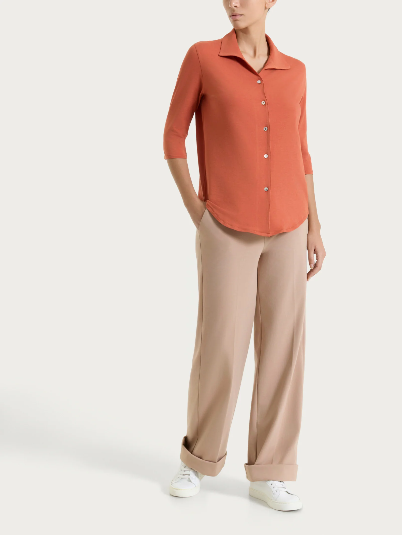Pantalone ampio con tasche in Compact Light - Warm Taupe - Image 8