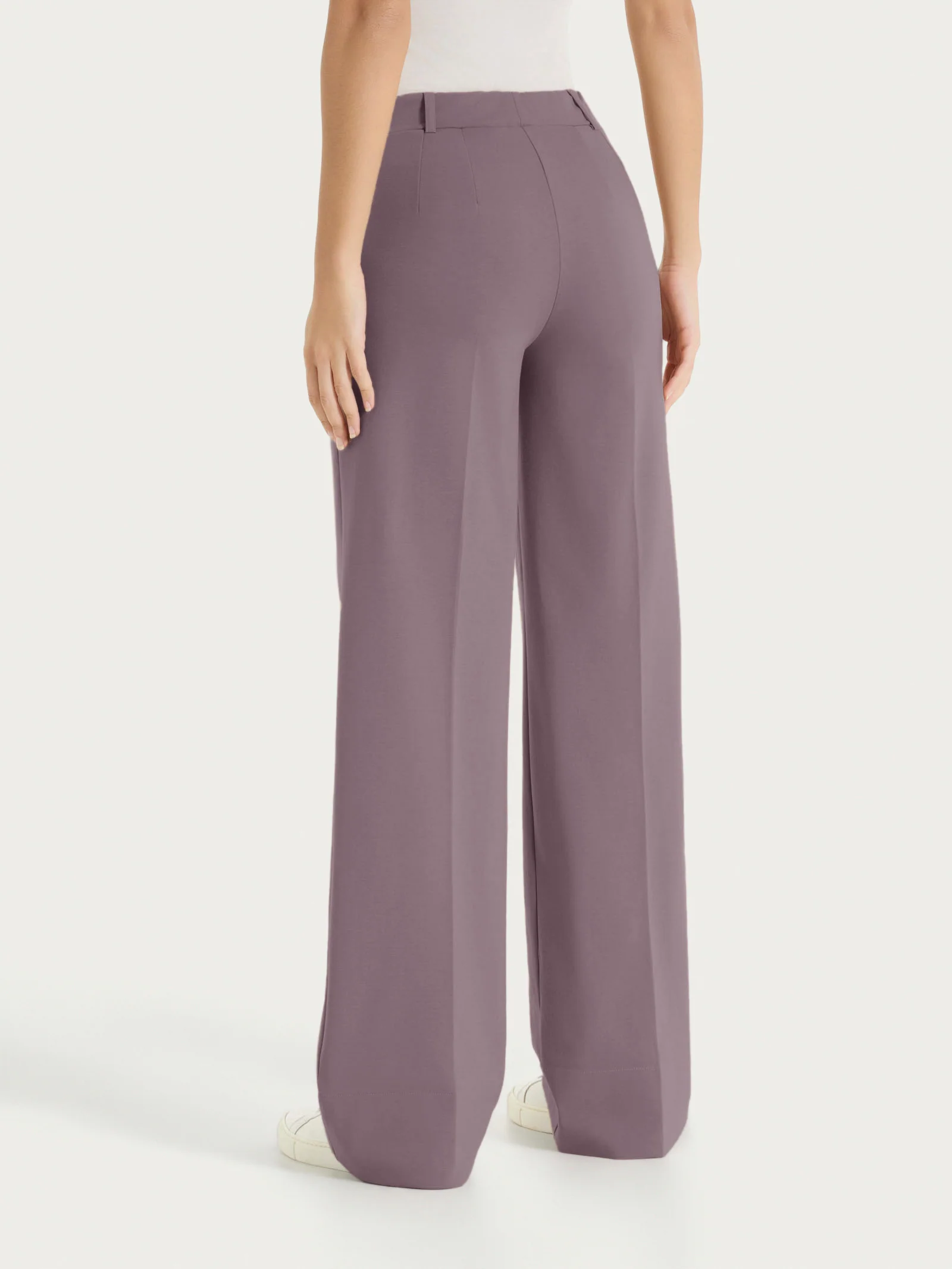 Pantalone ampio con tasche in Compact Light - Plum Truffle - Image 3
