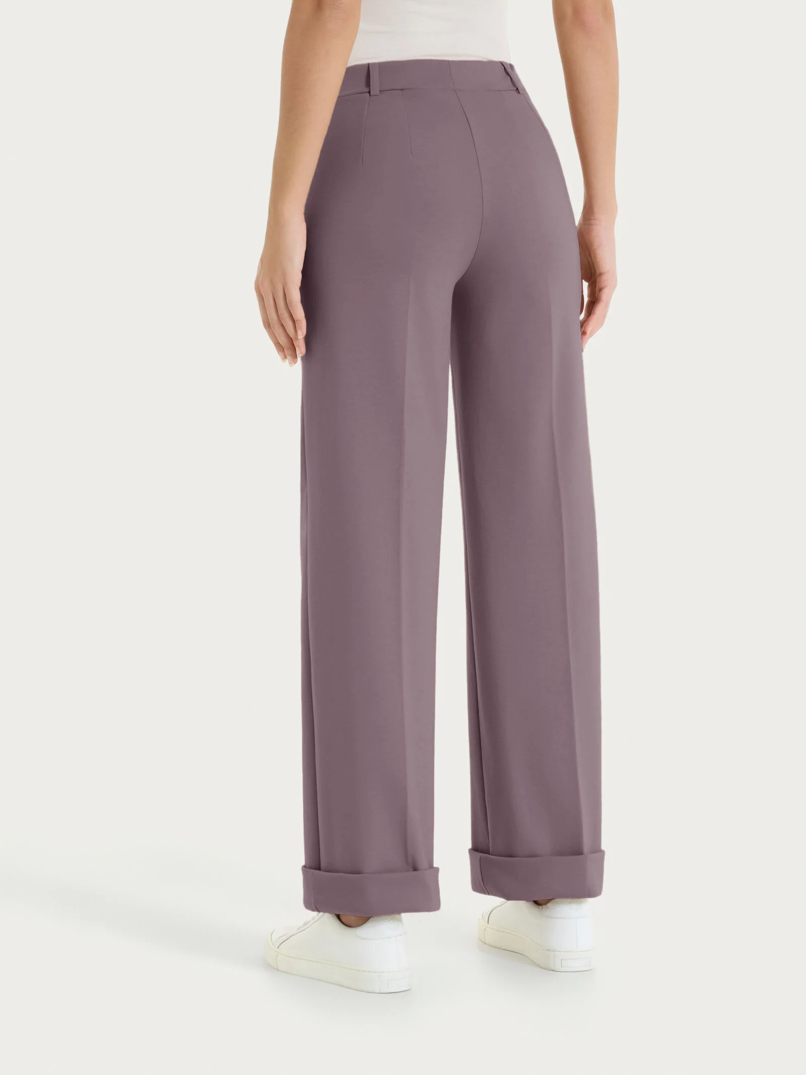 Pantalone ampio con tasche in Compact Light - Plum Truffle - Image 4