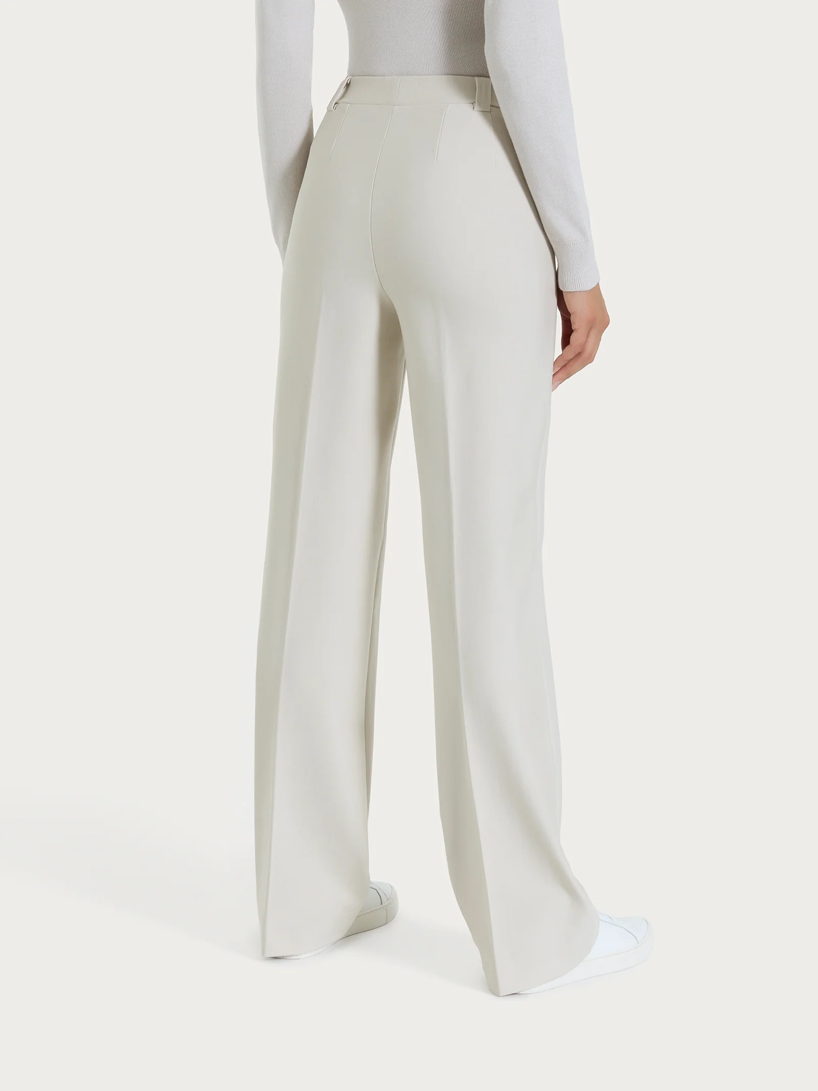 Pantalone ampio con taschino in Compact - Champignon - Image 2