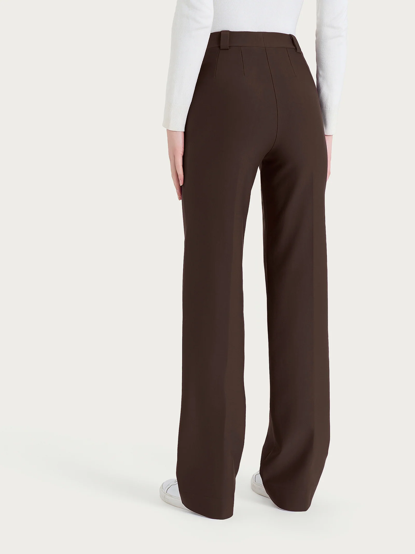 Pantalone ampio con taschino in Compact - Chocolate Torte - Image 2