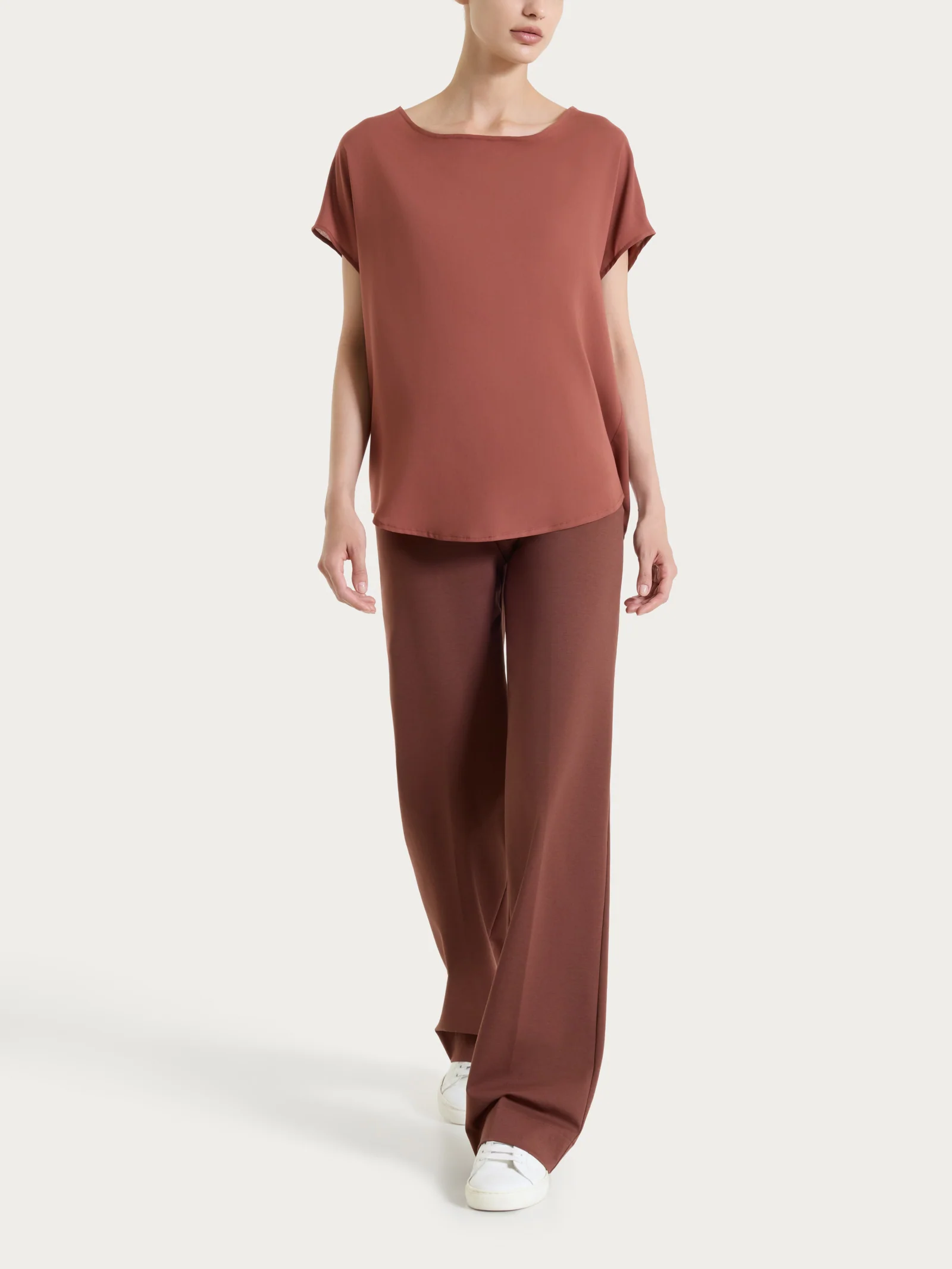 Pantalone ampio in Compact Light - Cappuccino - Image 6