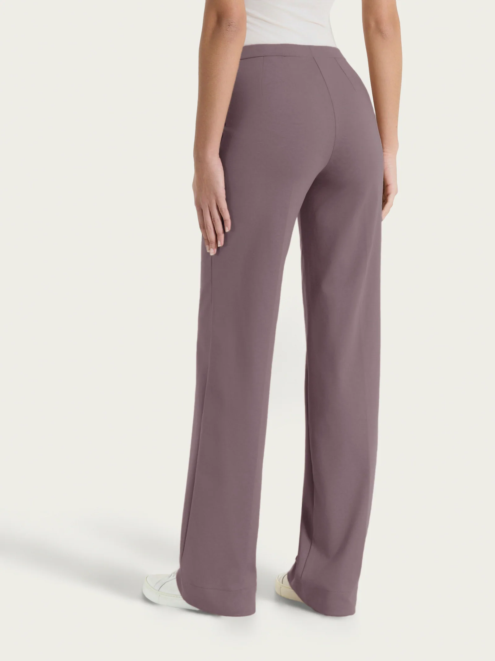 Pantalone ampio in Compact Light - Plum Truffle - Image 2