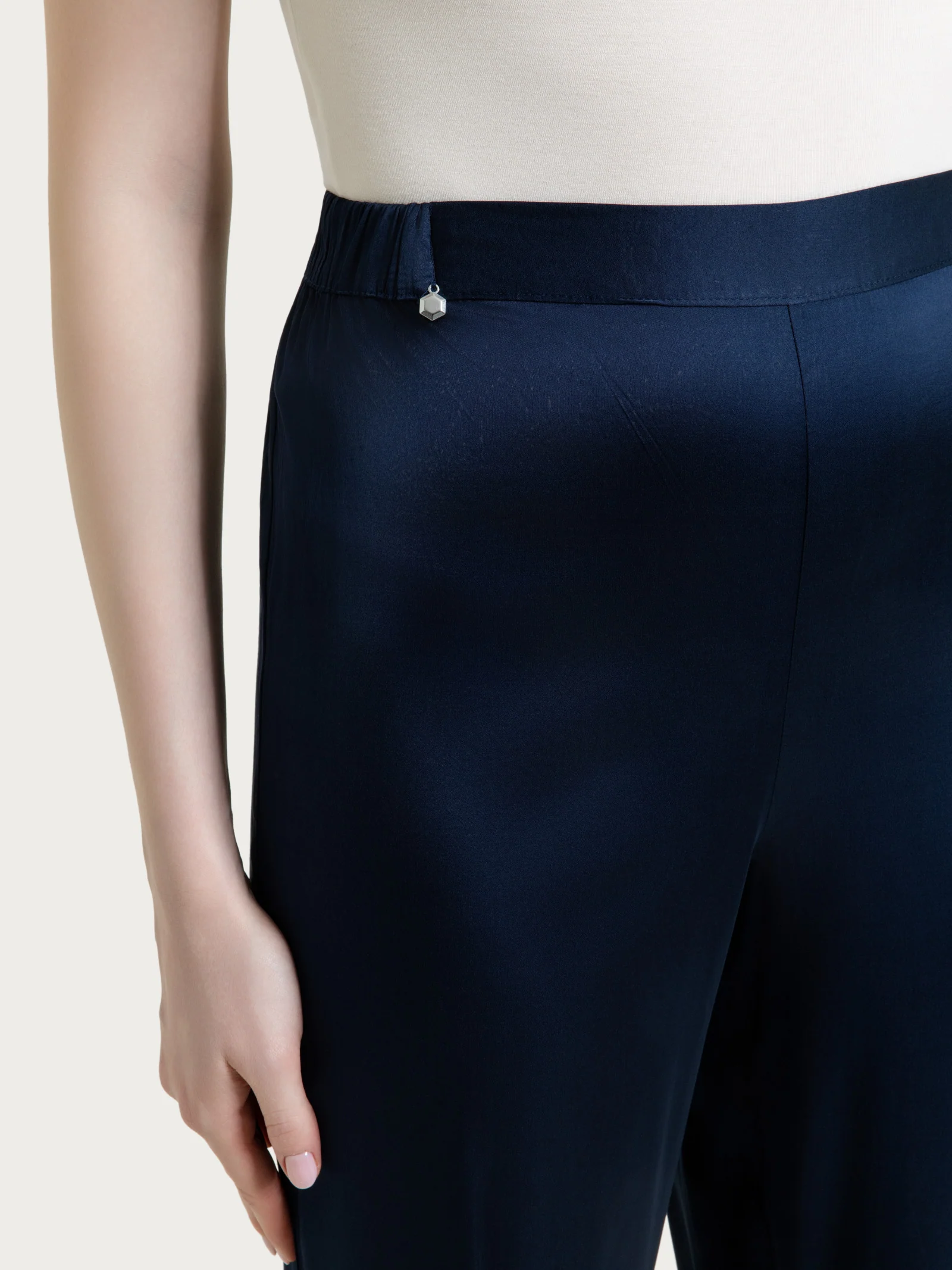 Pantalone ampio in Stretch Satin - Bleu - Image 3