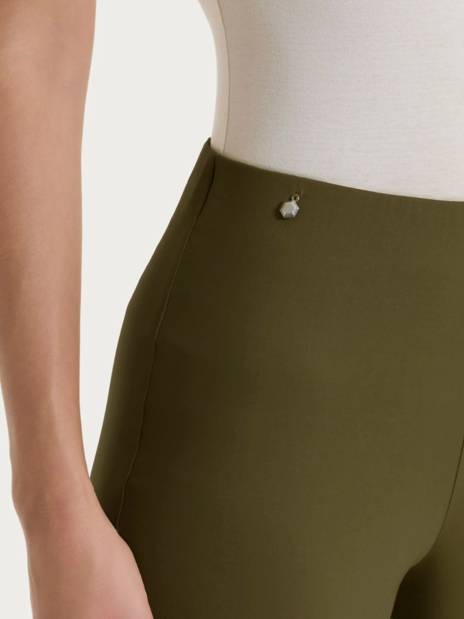 Pantalone ampio in Super Fresh - Dark Olive - Image 3