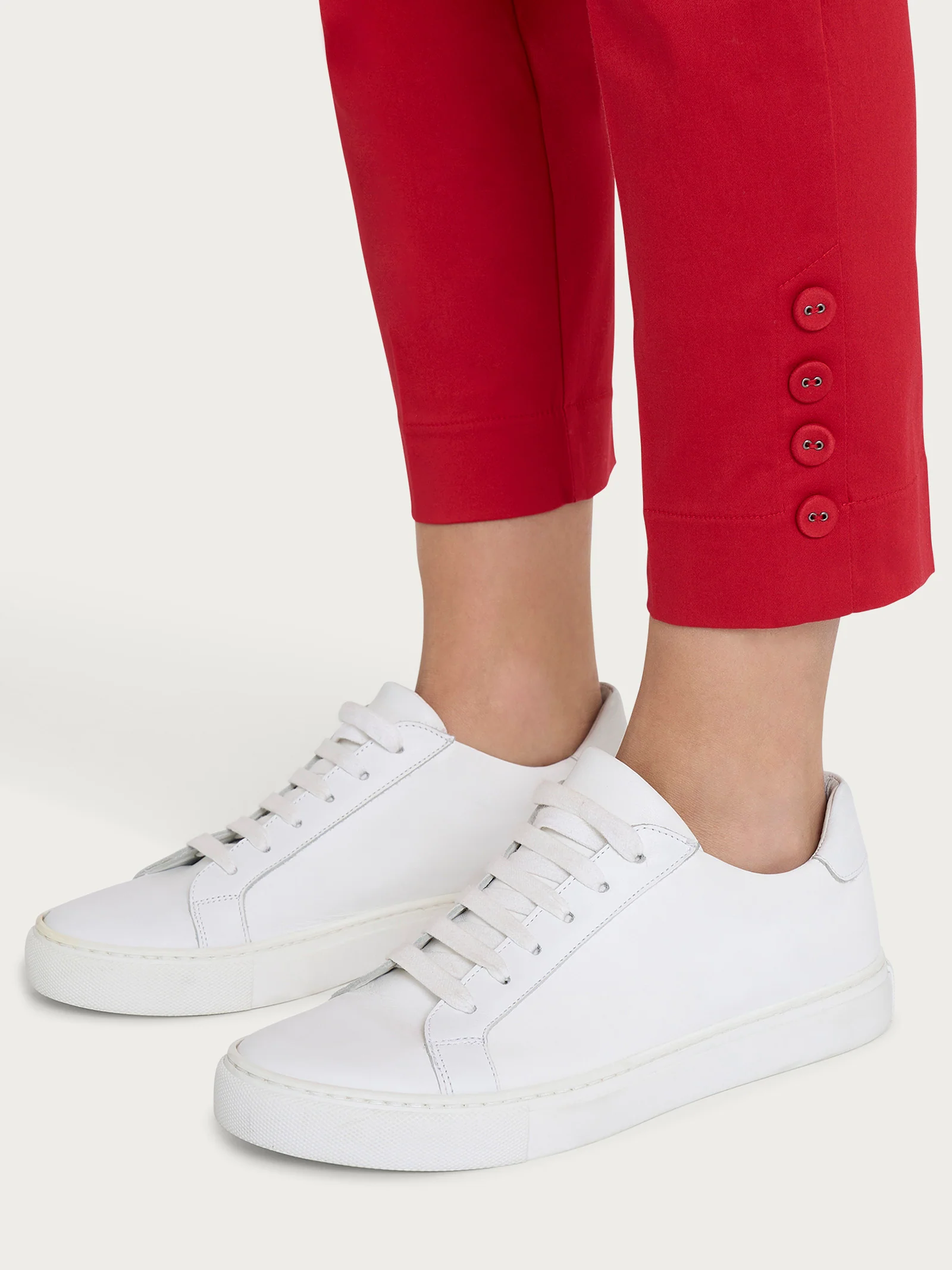 Pantalone capri con bottoni in Satin Power - Salsa - Image 3