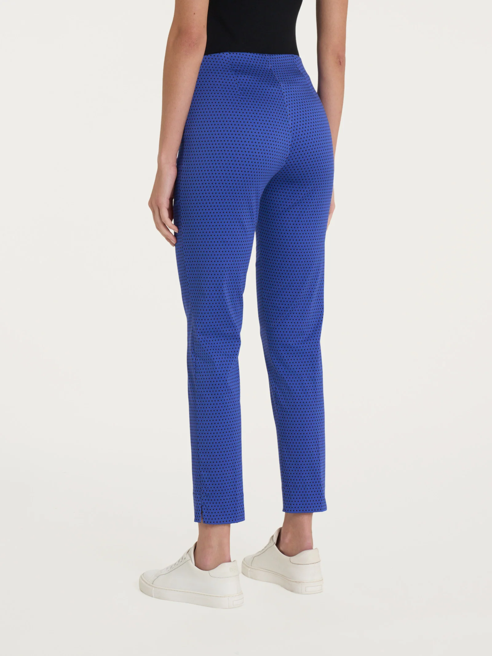 Pantalone capri con spacchetti e hexagon pattern in Satin Power - Fant. Dazzling Blue - Image 2