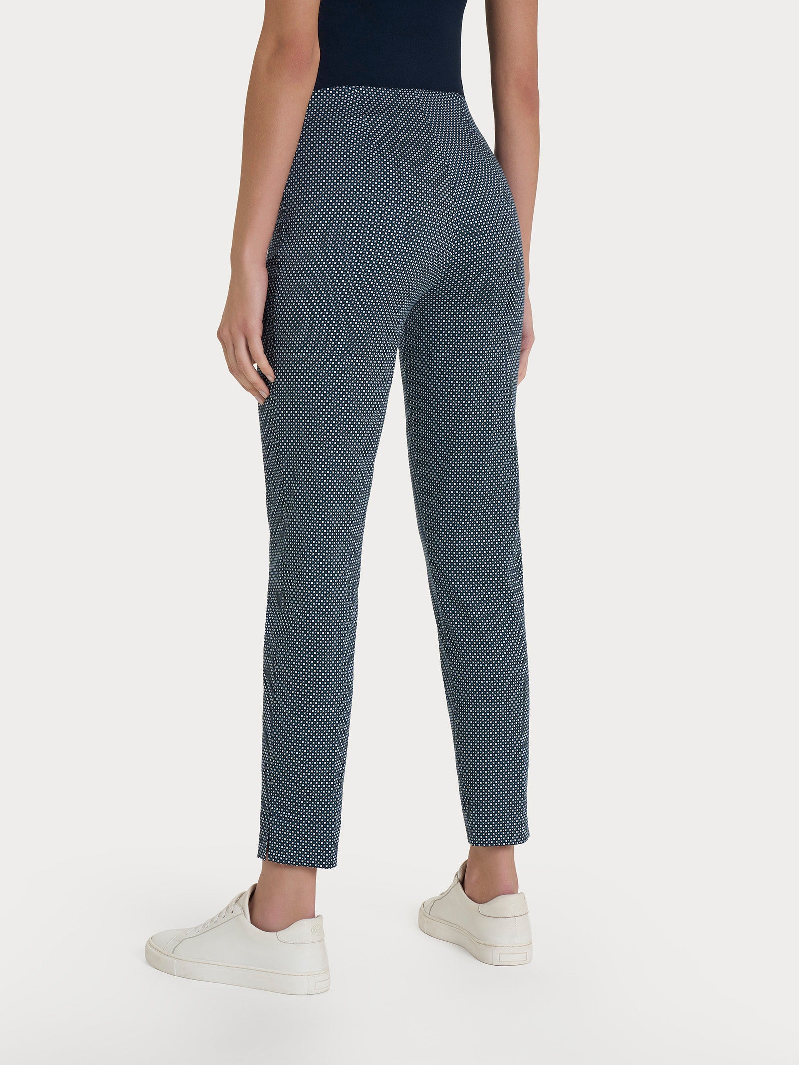 Pantalone capri con spacchetti e micro pattern in Satin Power - Fant. Dawn Blue - Image 2