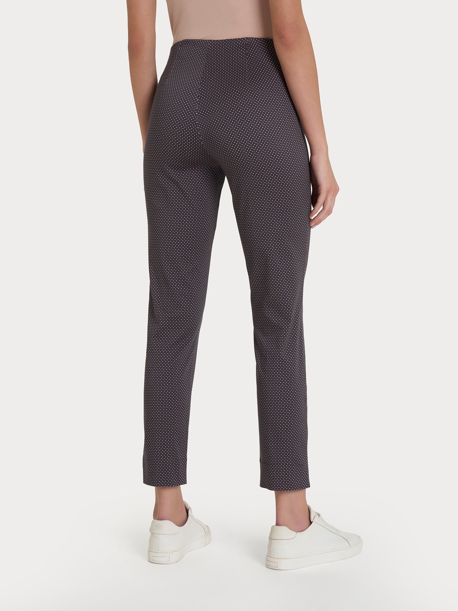 Pantalone capri con spacchetti e micro pattern in Satin Power - Fant. Warm Taupe - Image 2