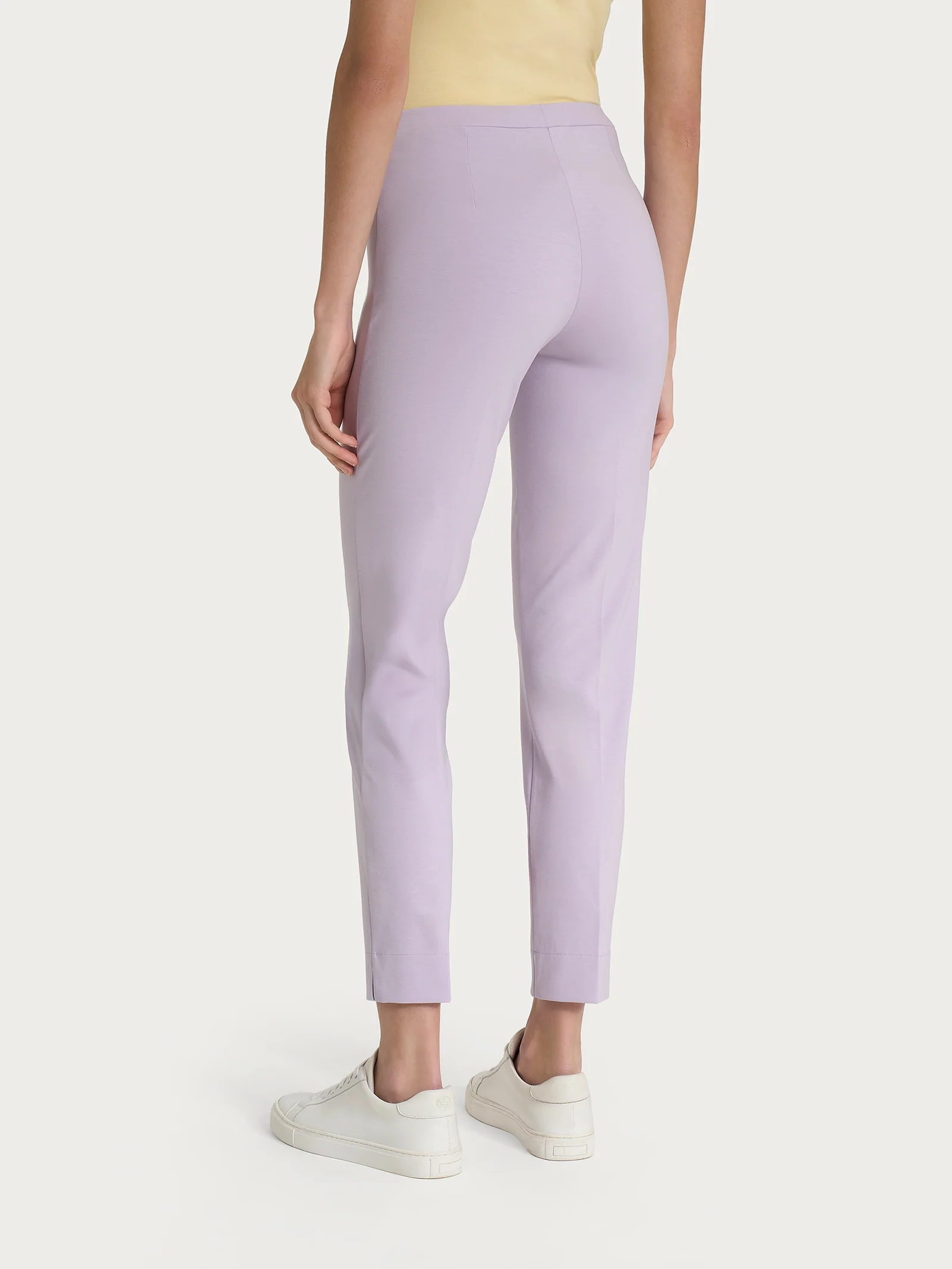Pantalone capri con spacchetti in Compact Light  - Thistle - Image 2