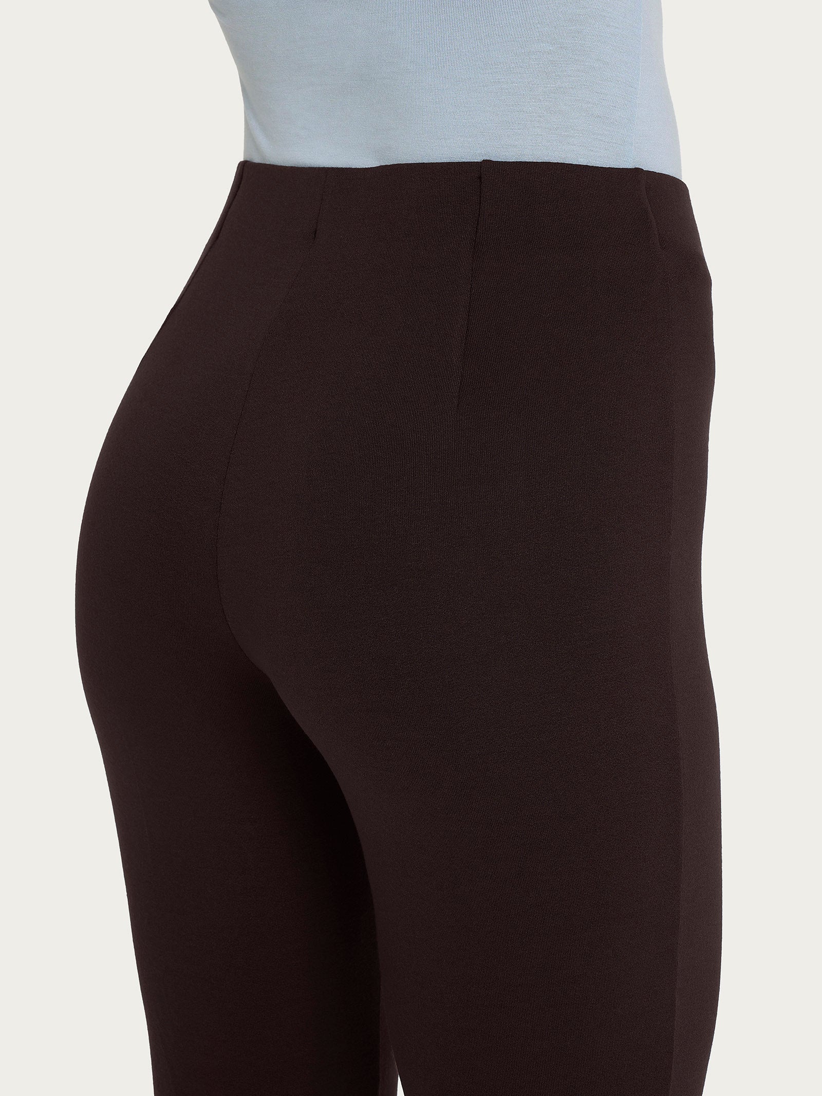 Pantalone capri con spacchetti in jersey di viscosa crêpe - Chocolate Torte - Image 3