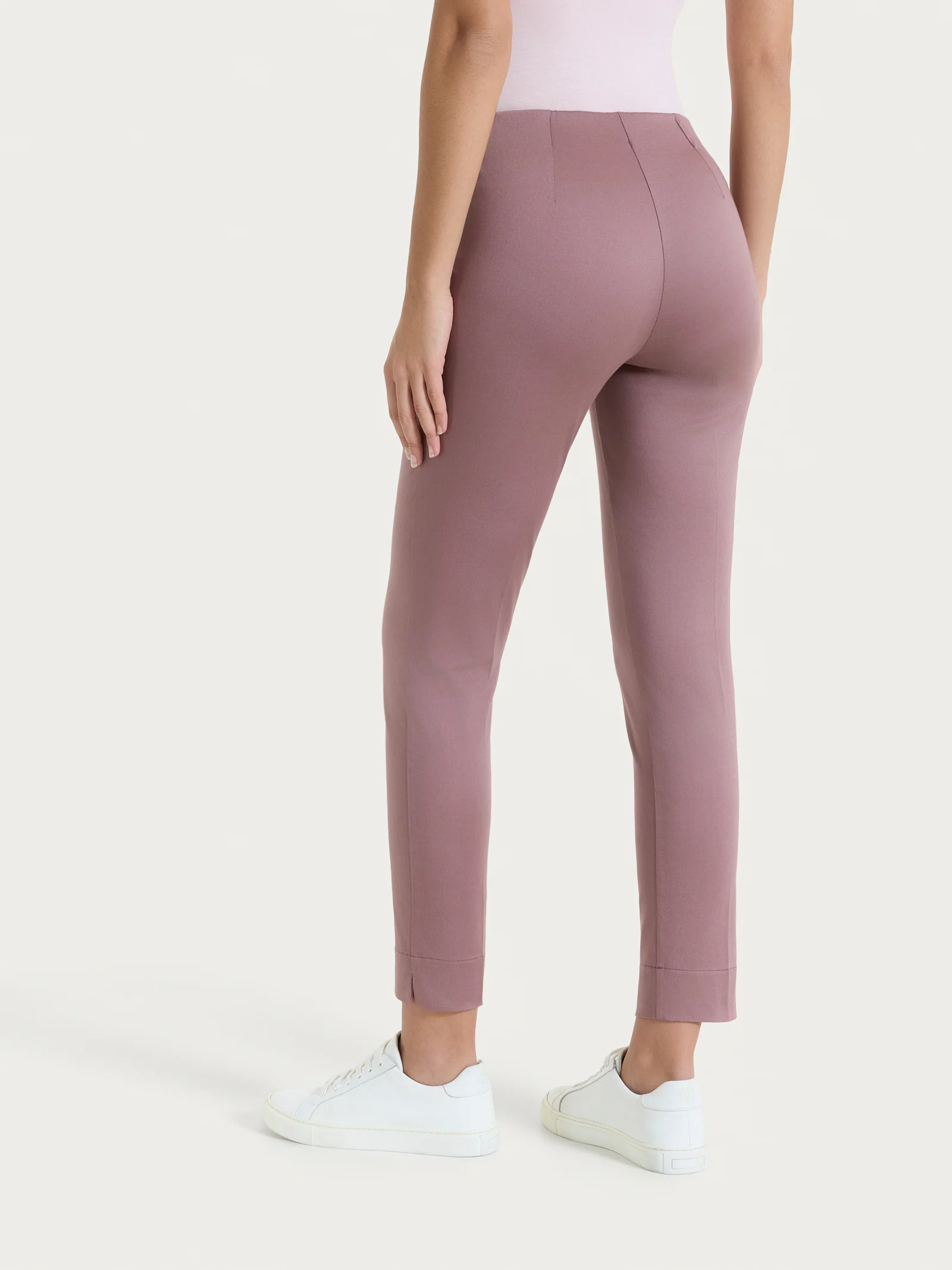 Pantalone capri con spacchetti in Satin Power - Twilight Mauve - Image 2