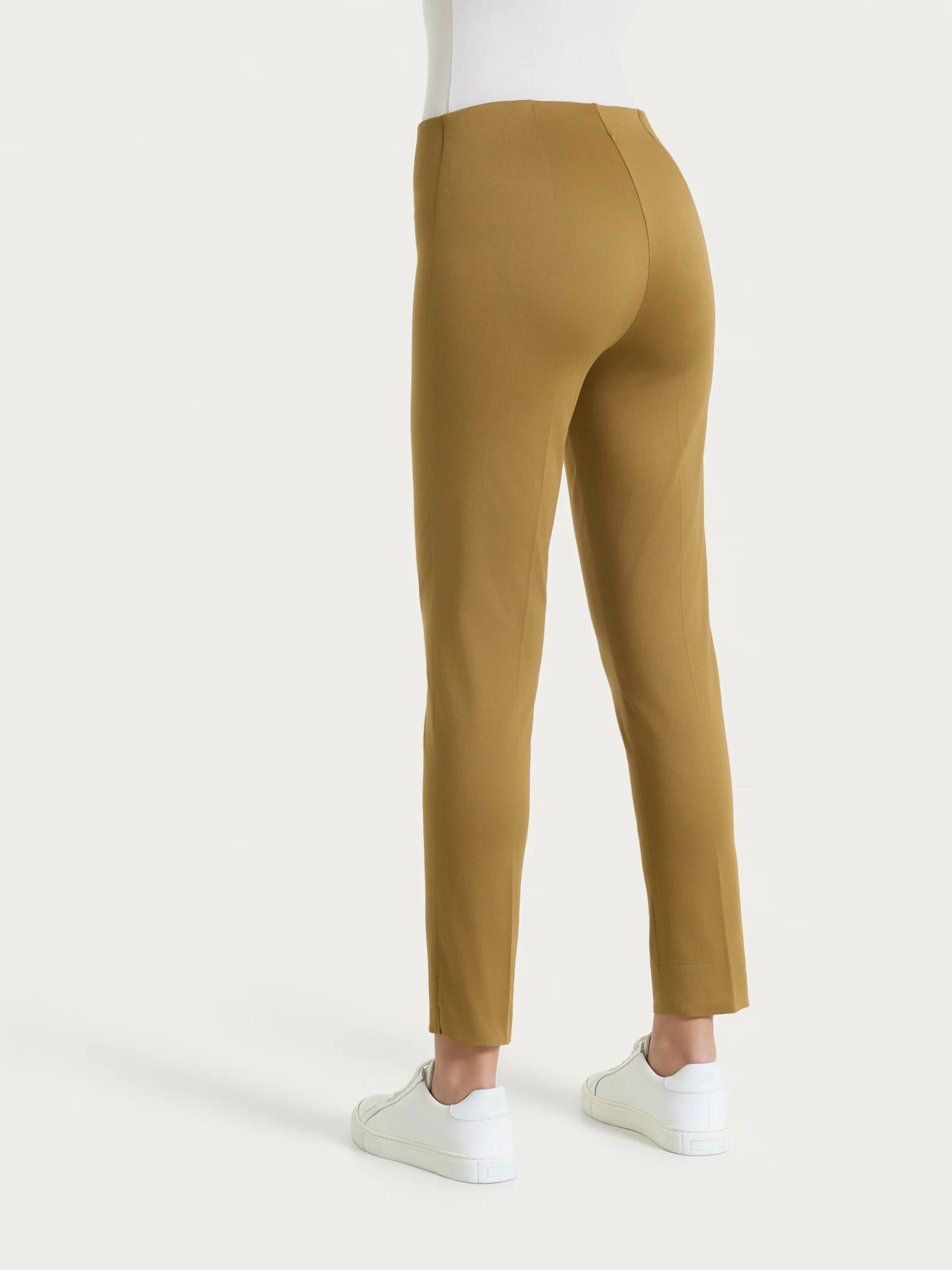 Pantalone capri con spacchetti in Satin Power - Dull Gold - Image 2
