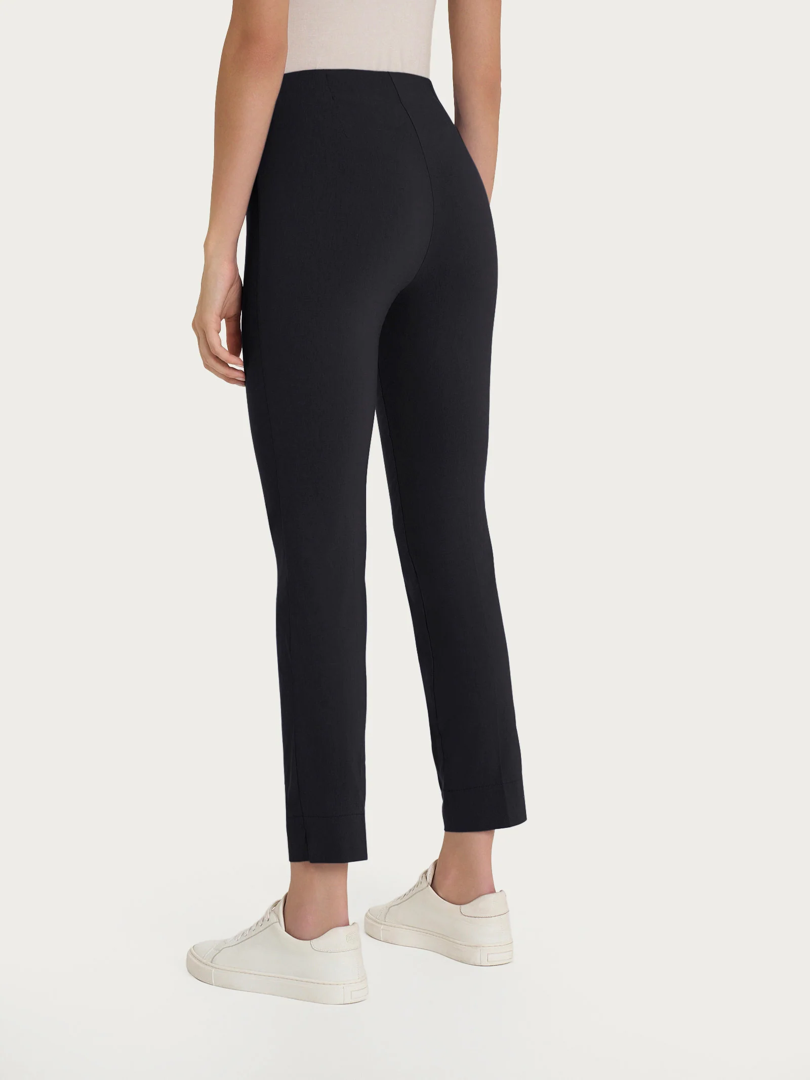 Pantalone capri con spacchetti in Super Fresh - Nero - Image 2