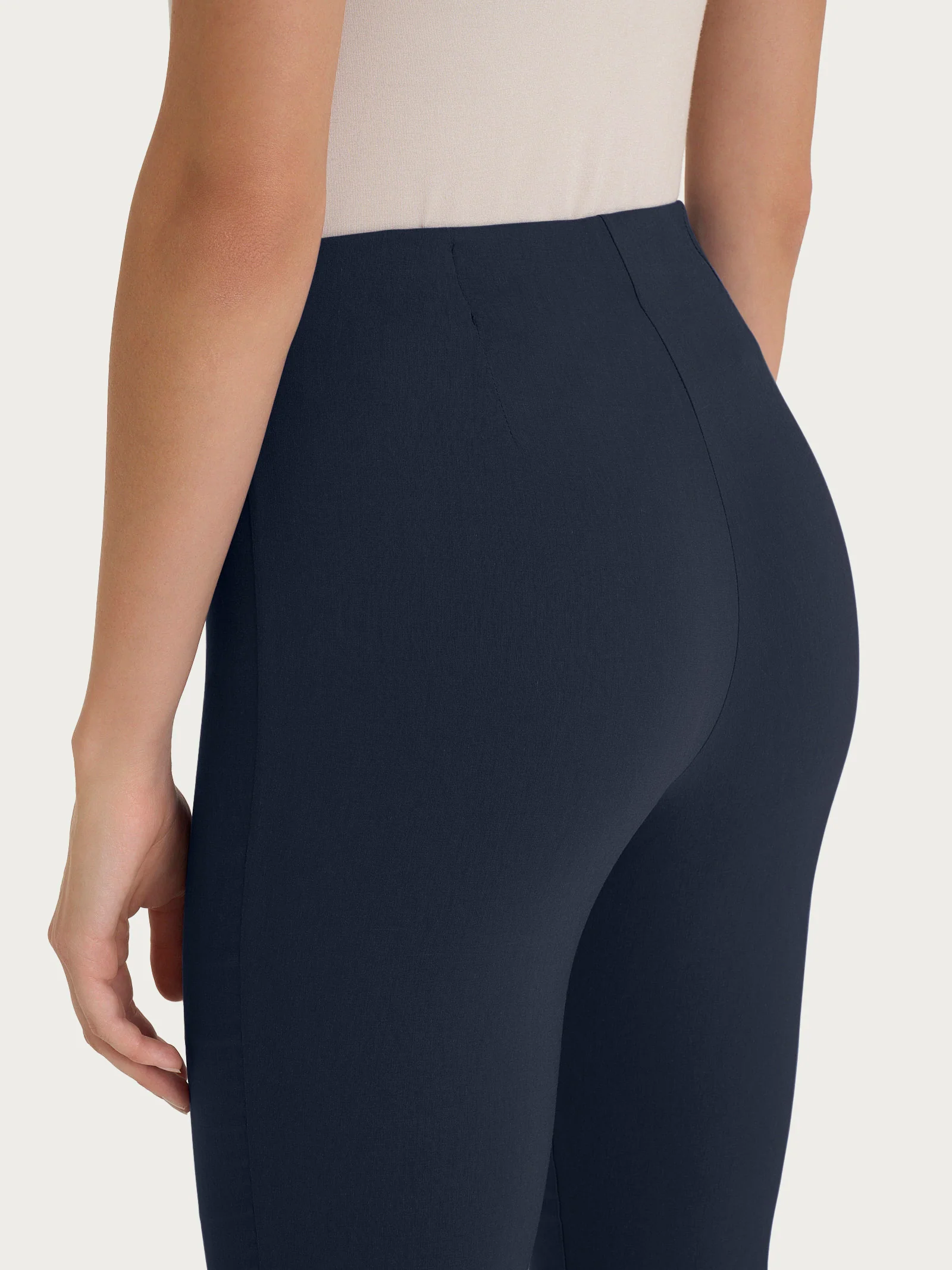 Pantalone capri con spacchetti in Super Fresh - Bleu - Image 3
