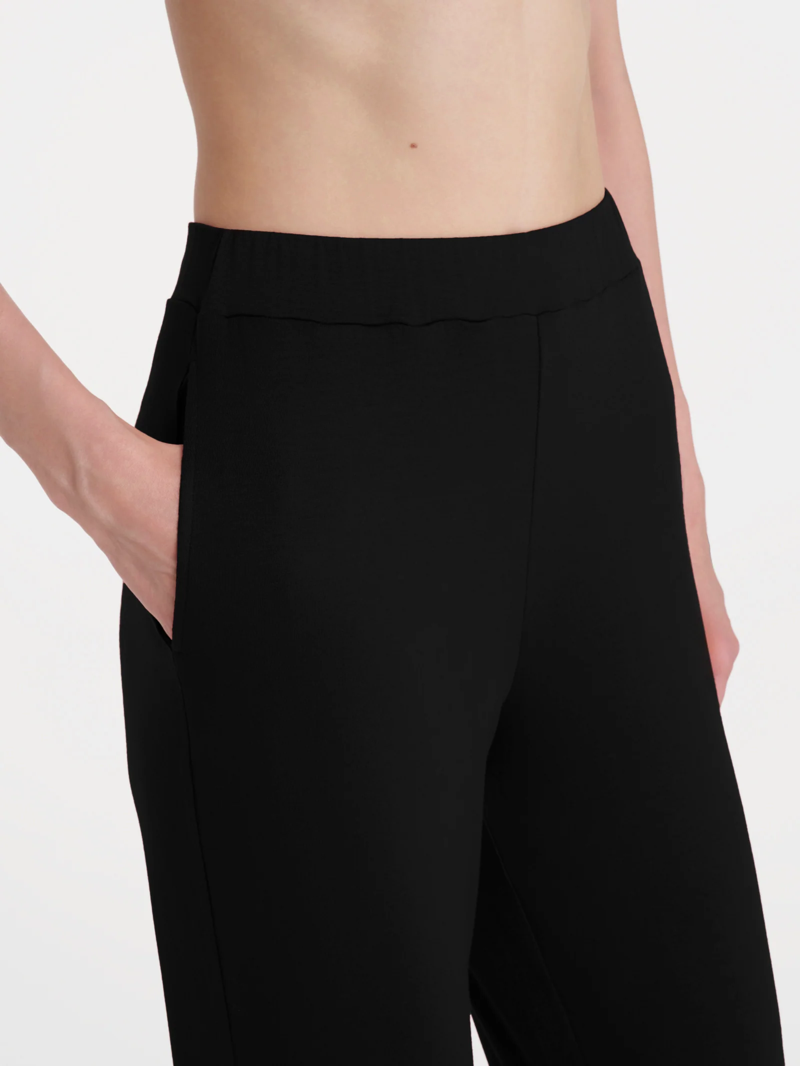 Pantalone capri con tasche in Viscosa Summer - Nero - Image 3