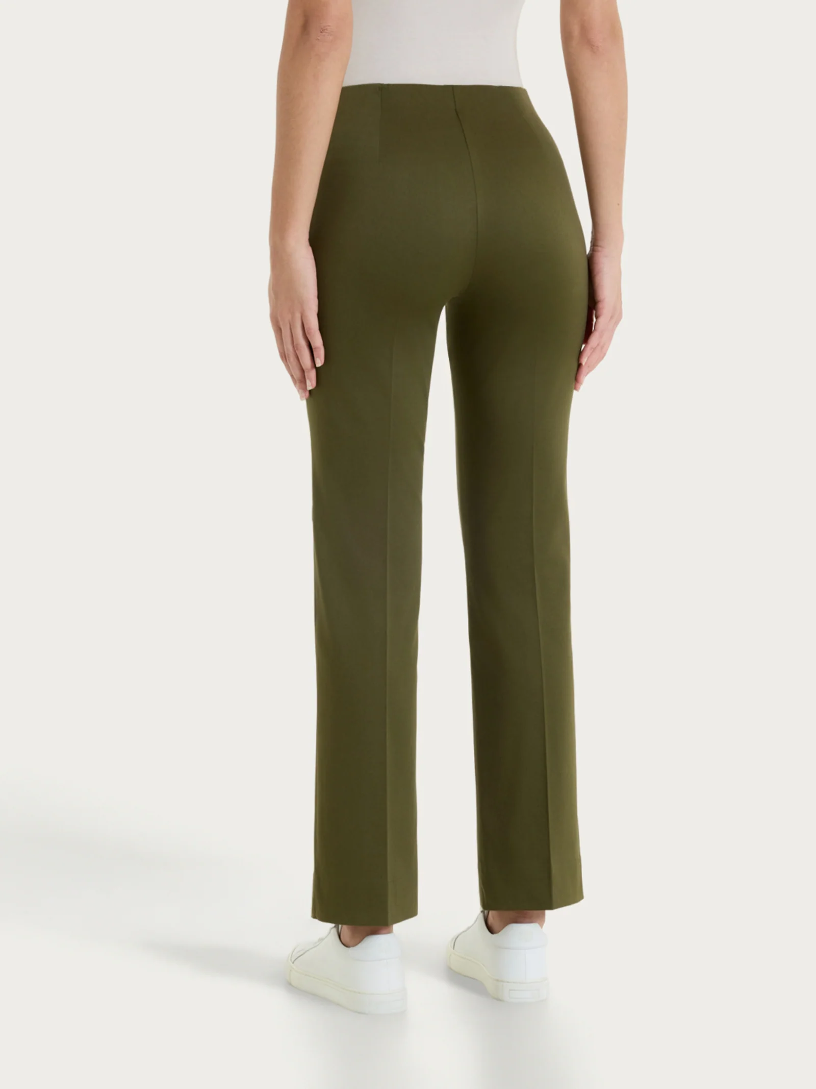Pantalone capri dritto in Satin Power - Dark Olive - Image 2