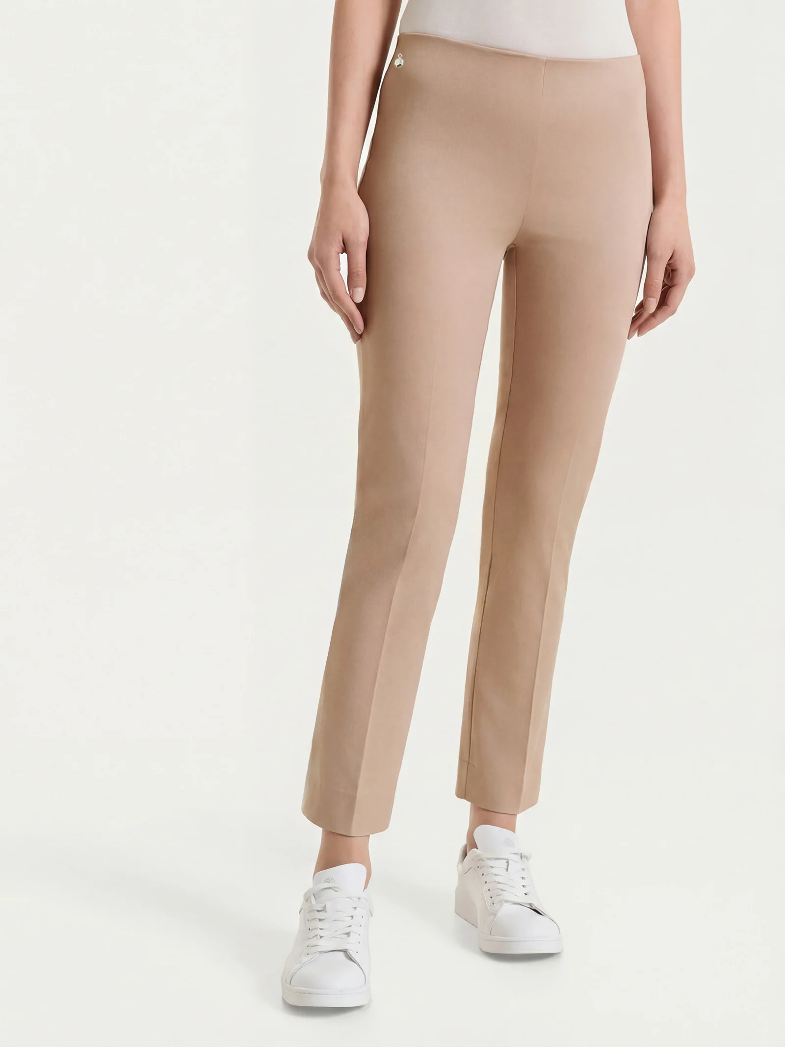 Pantalone capri dritto in Satin Power - Warm Taupe