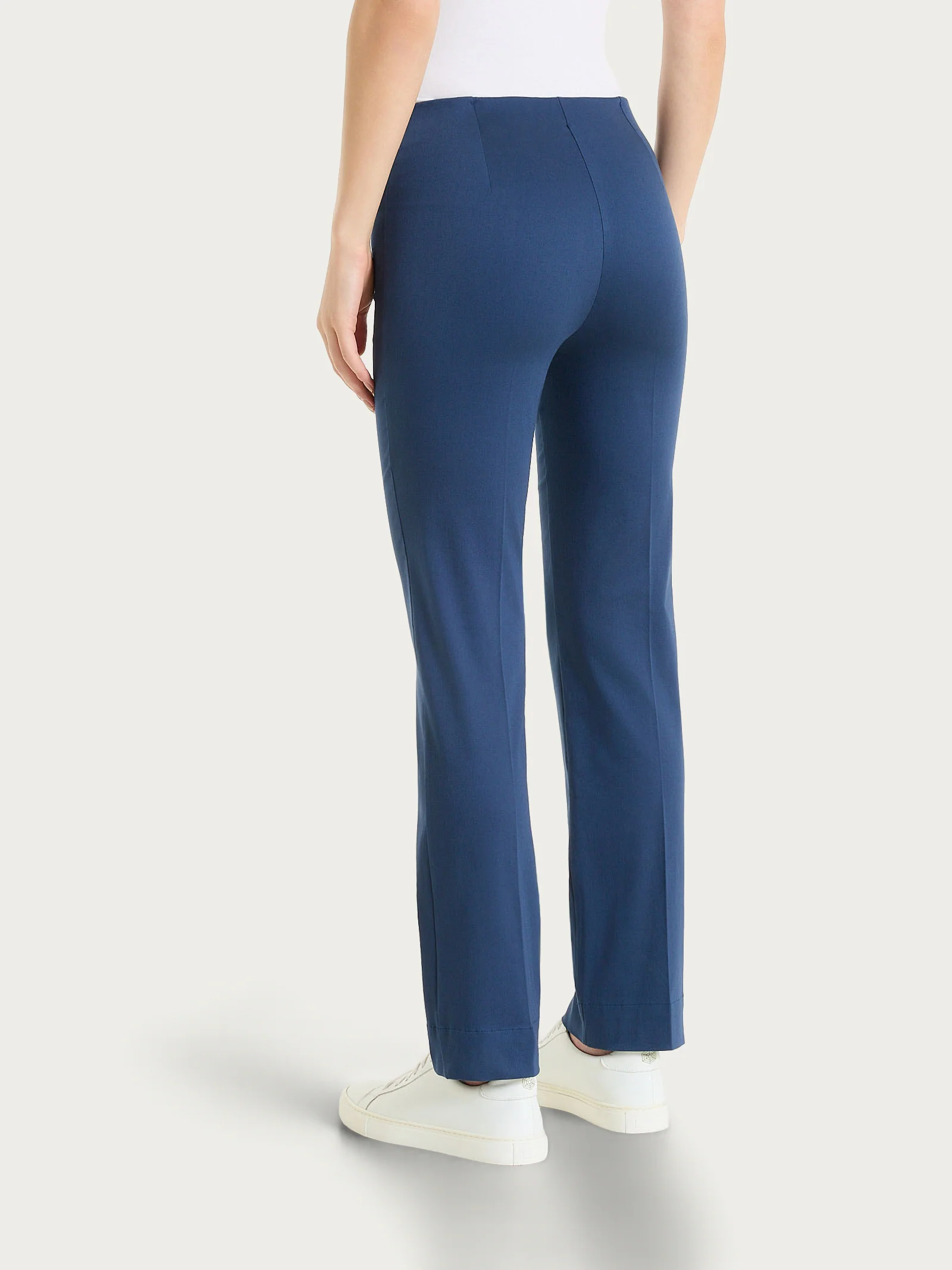 Pantalone capri dritto in Satin Power - Oceana - Image 2
