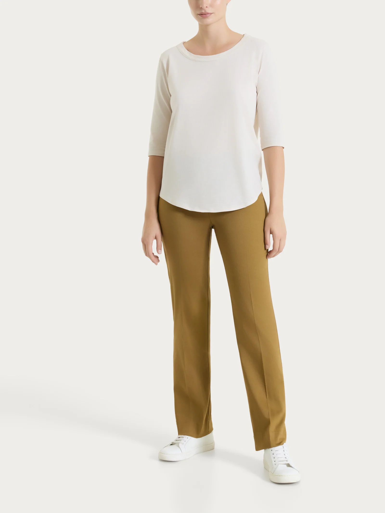 Pantalone capri dritto in Satin Power - Dull Gold - Image 6
