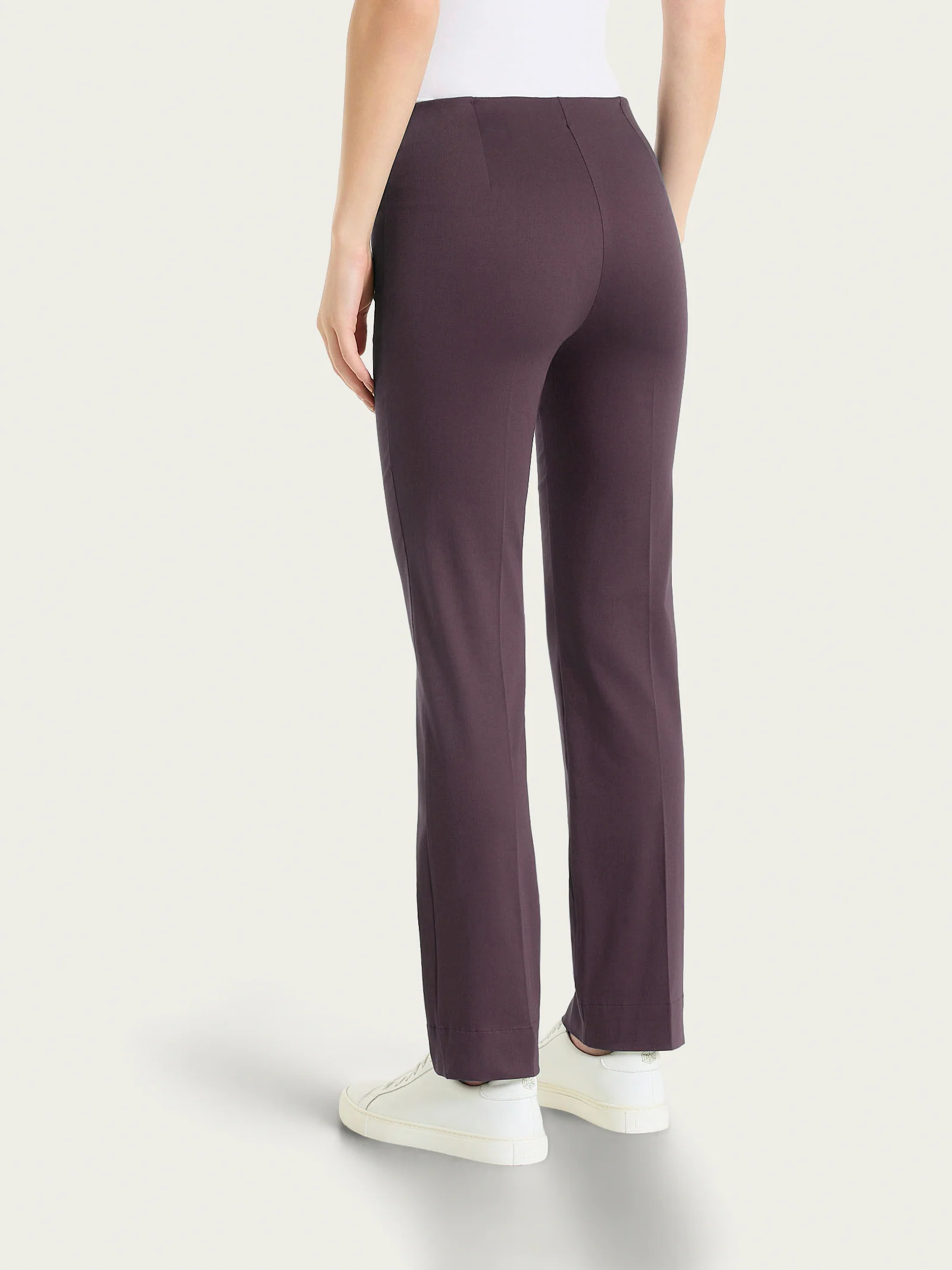 Pantalone capri dritto in Satin Power - Raisin - Image 2