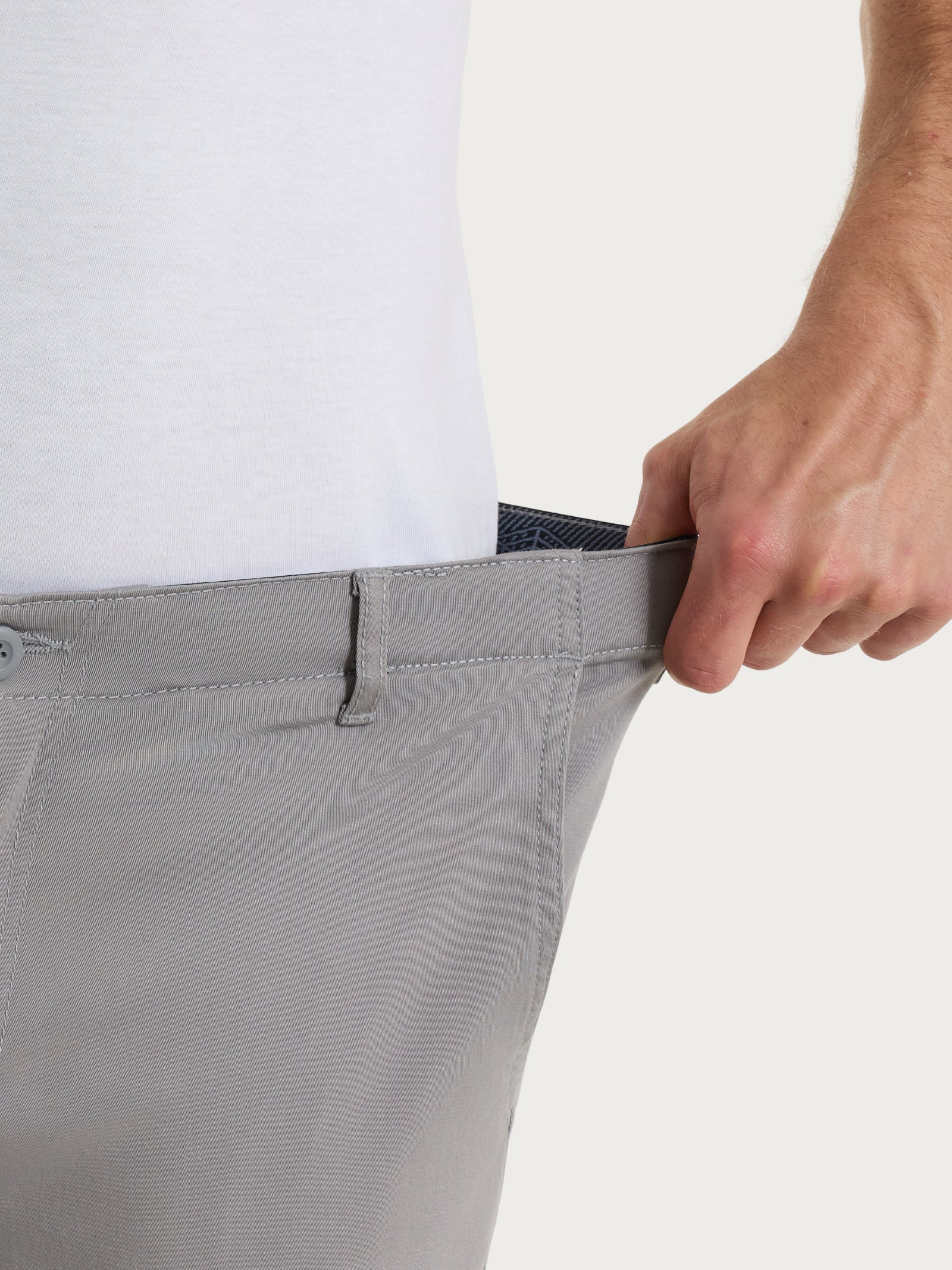 Pantalone Chino in Heavy Duty Twill di Cotone - Pietra - Image 3