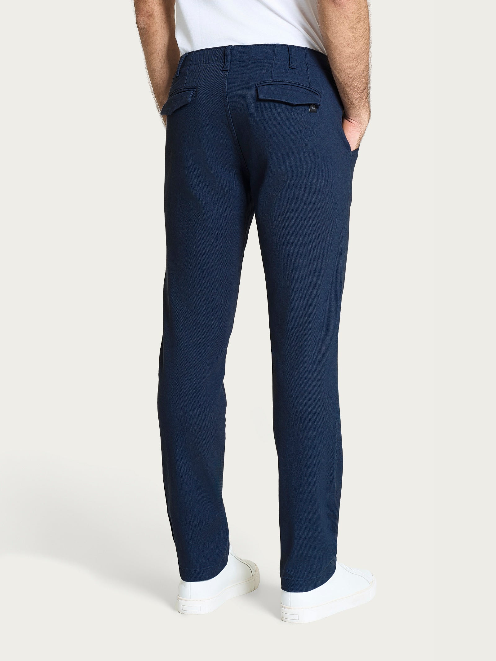 Pantalone chino in Raw Twill di Cotone - Profondo - Image 2