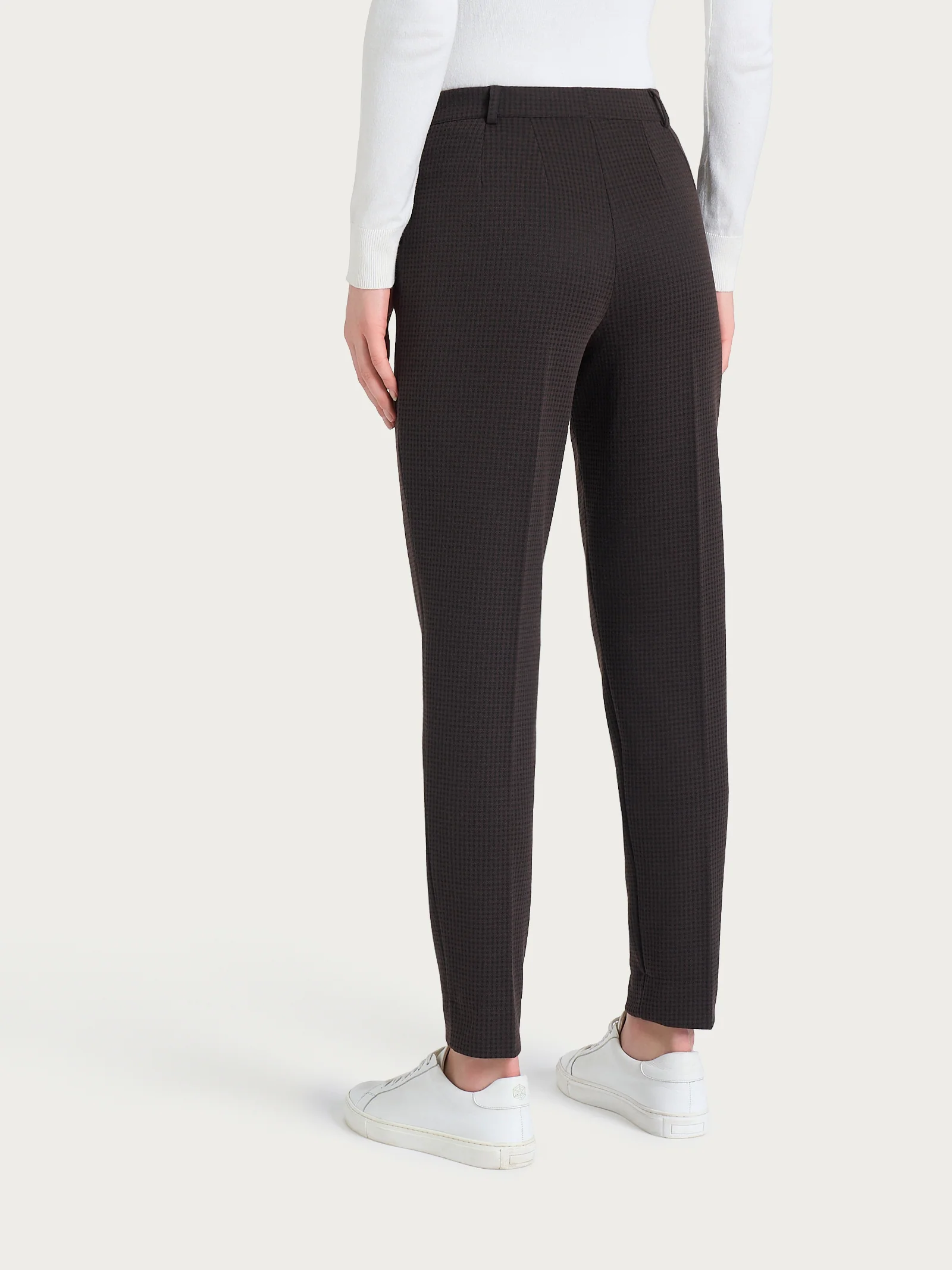 Pantalone chino slim con tasche e micro check in Eco Jacquard - Fant. Chocolate Torte - Image 3