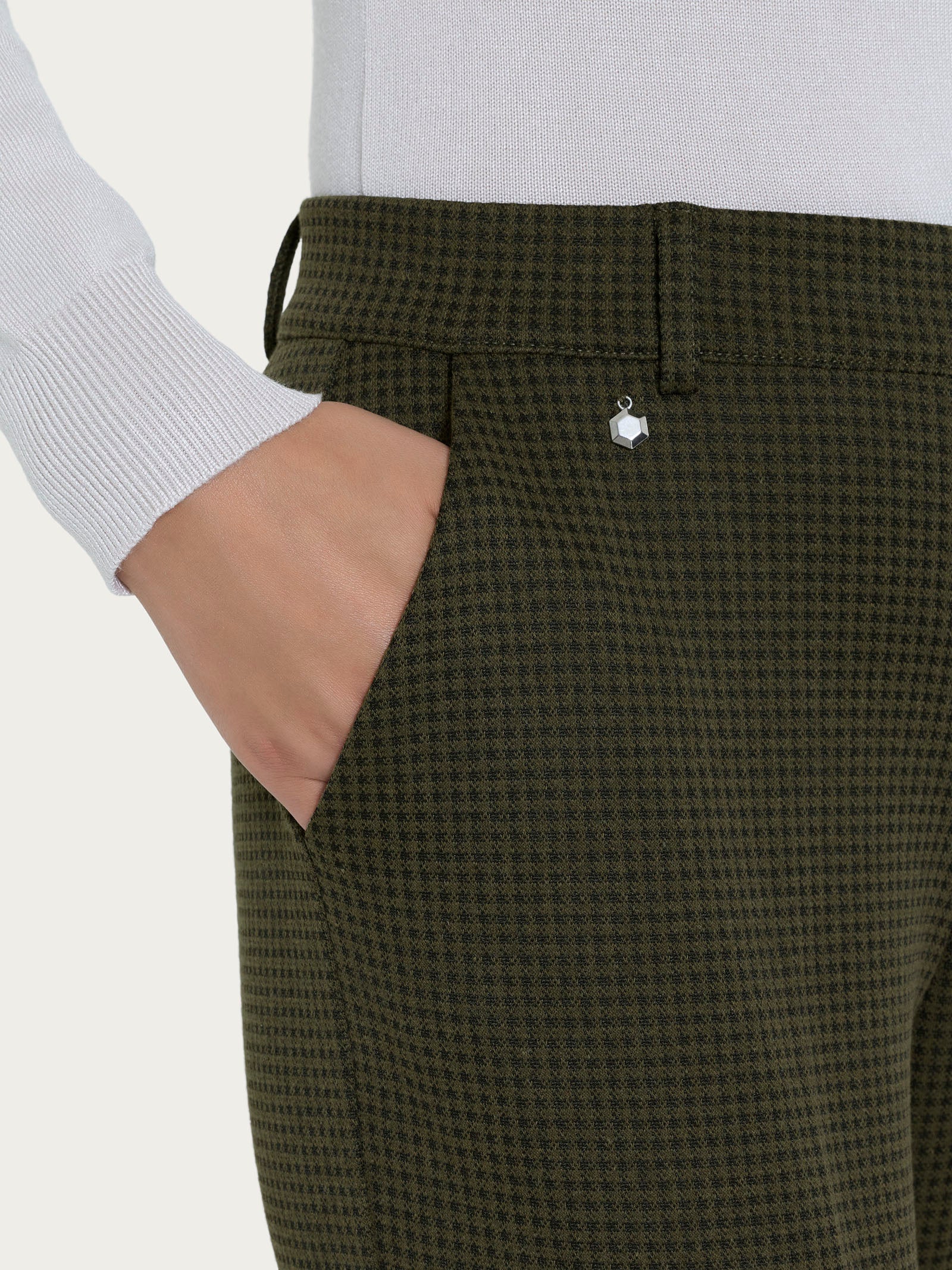 Pantalone chino slim con tasche e micro check in Eco Jacquard - Fant. Dark Olive - Image 5