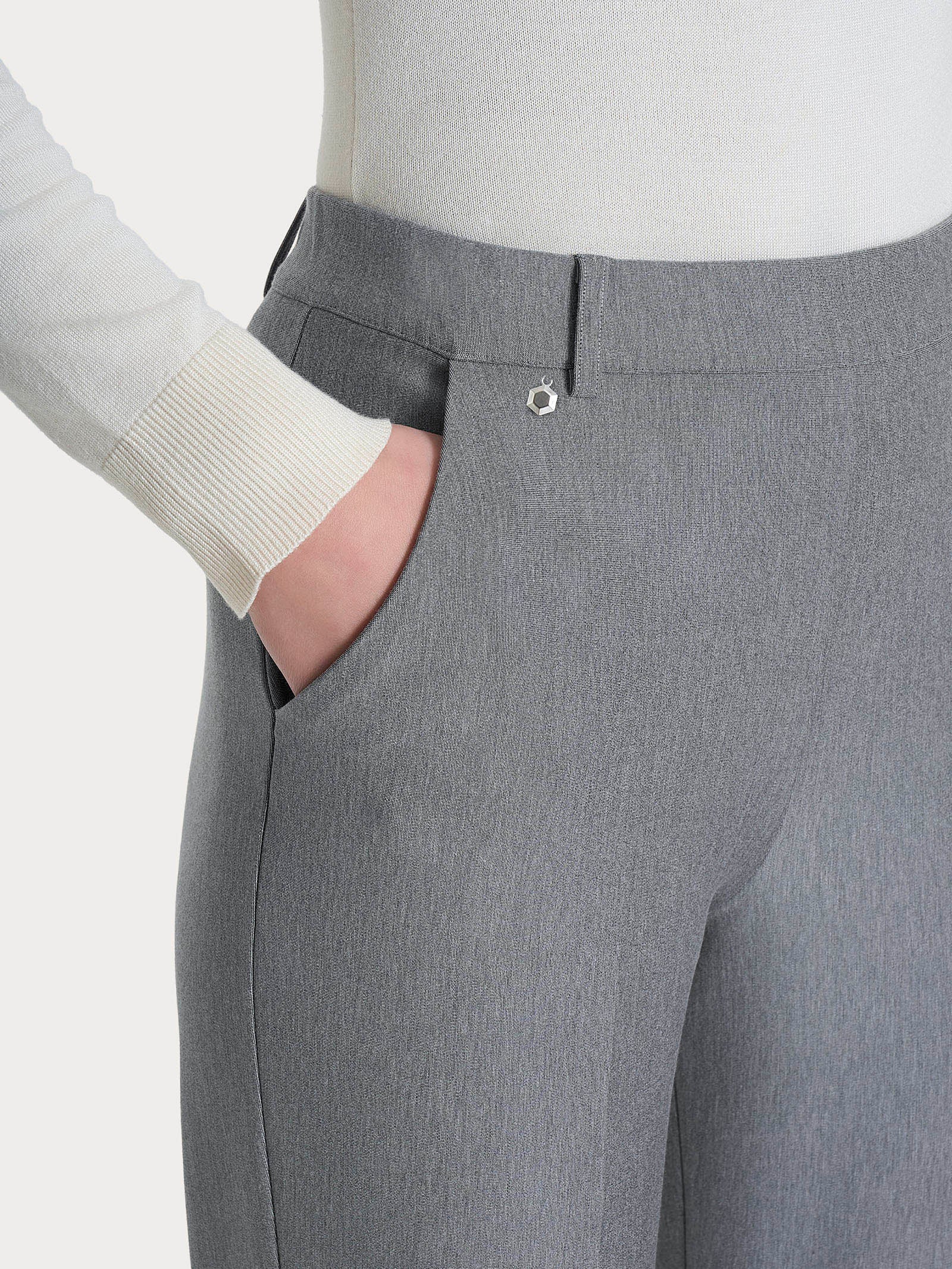 Pantalone chino slim con tasche e risvolto in Compact - Grigio Mel. - Image 7