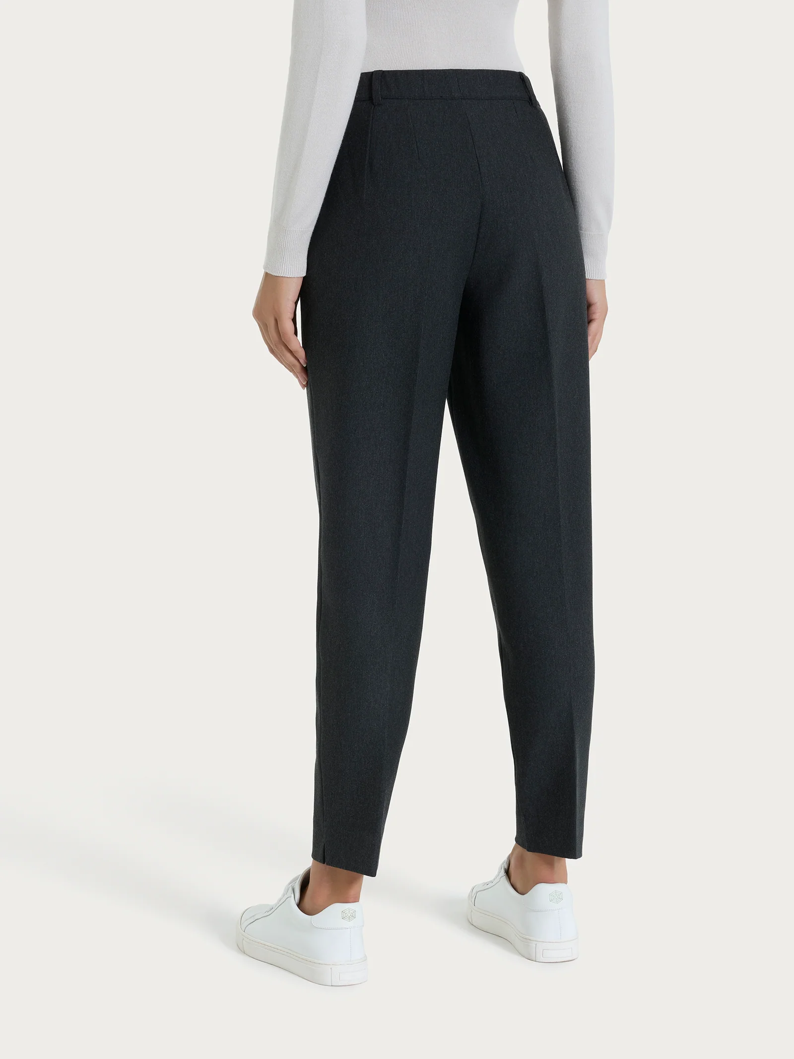 Pantalone chino slim con tasche e risvolto in Compact - Oscuro Mel. - Image 2