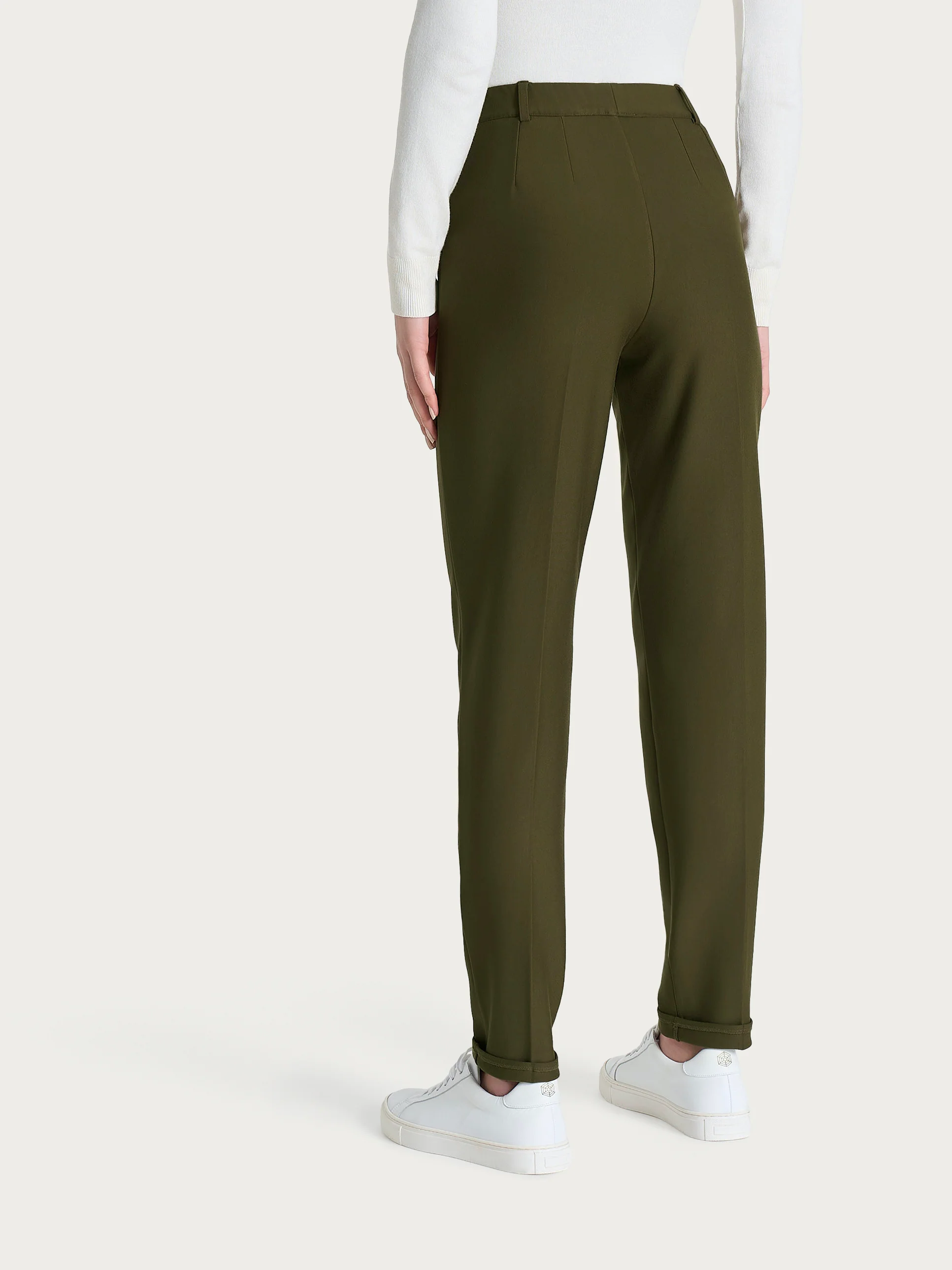 Pantalone chino slim con tasche e risvolto in Compact - Dark Olive - Image 5