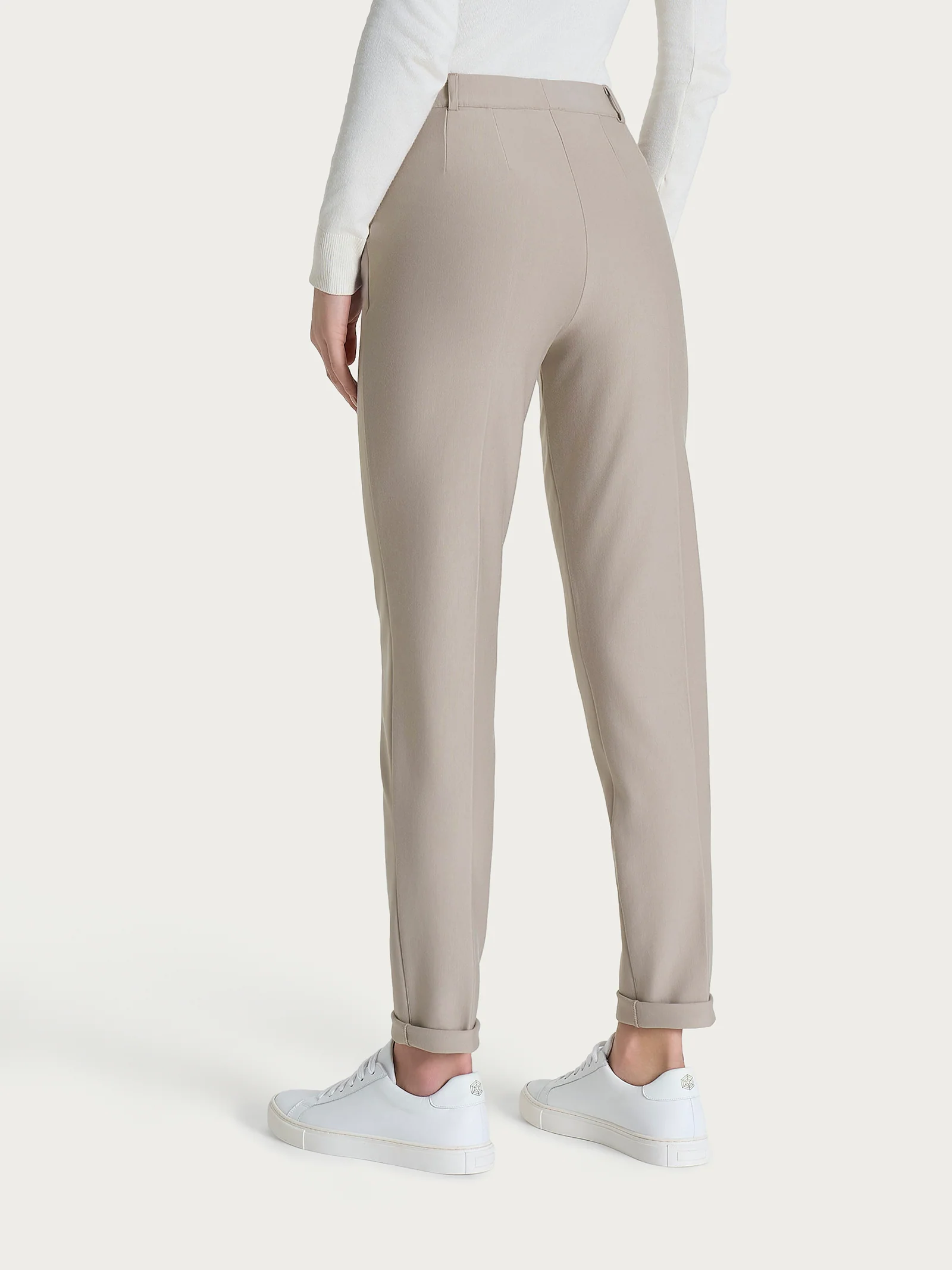 Pantalone chino slim con tasche e risvolto in Compact - String - Image 5