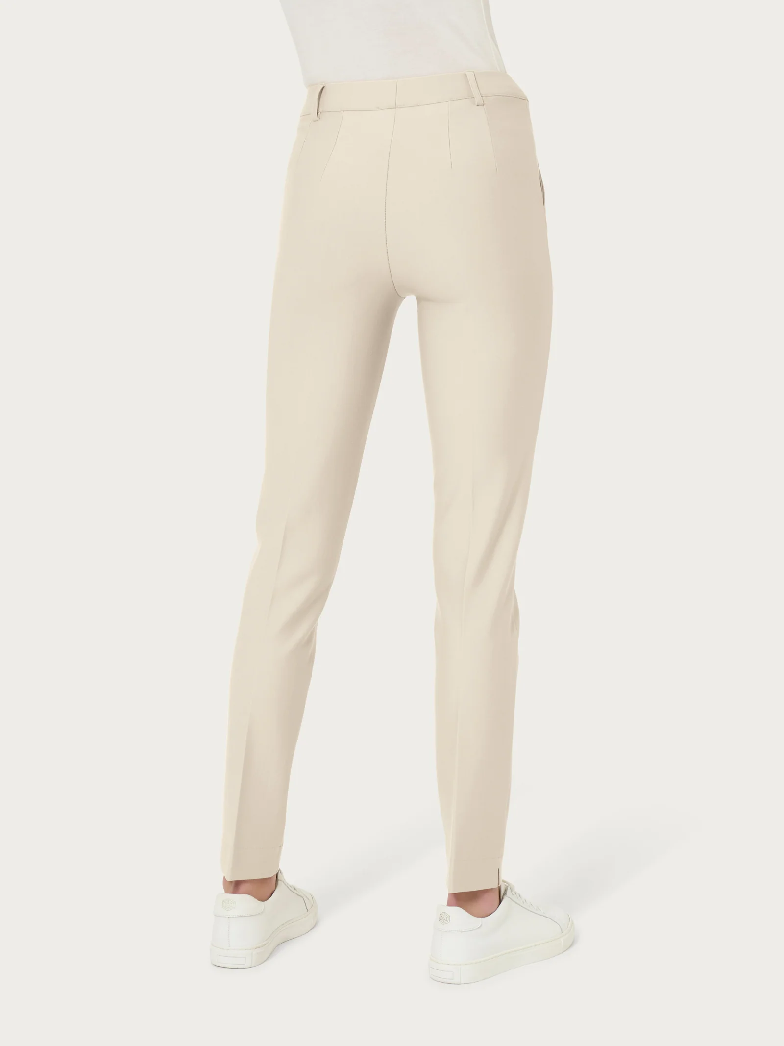 Pantalone chino slim con tasche in Compact - Champignon - Image 2
