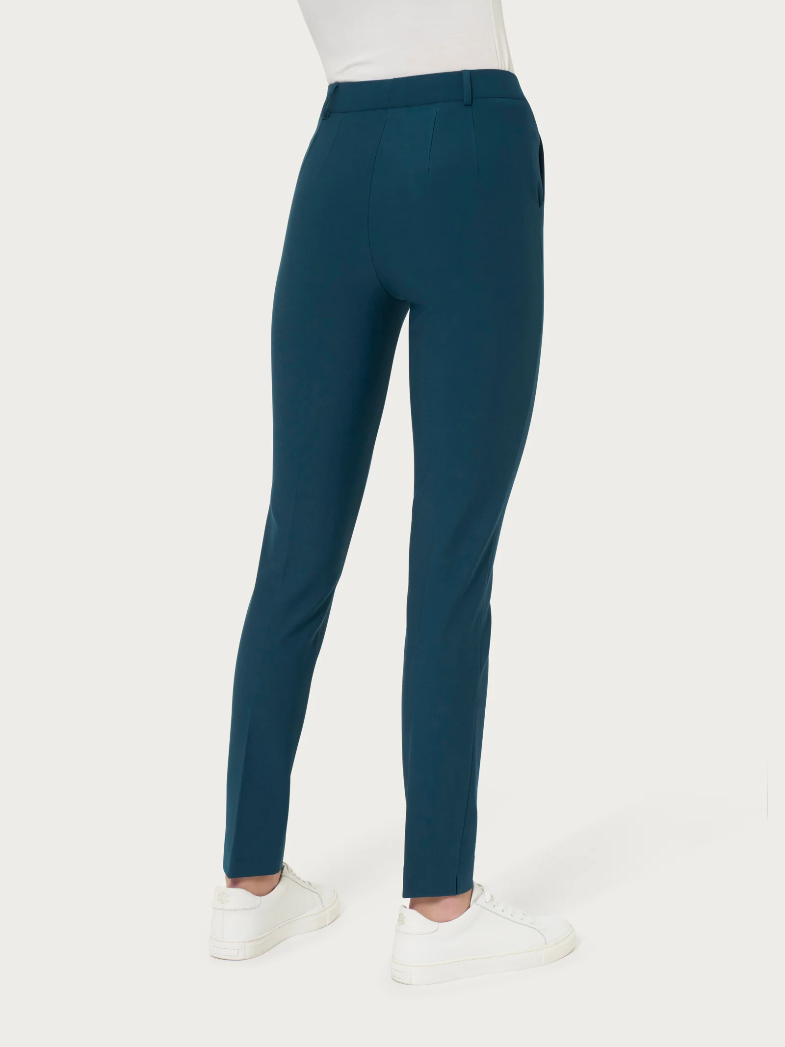 Pantalone chino slim con tasche in Compact - Reflecting Pond - Image 2