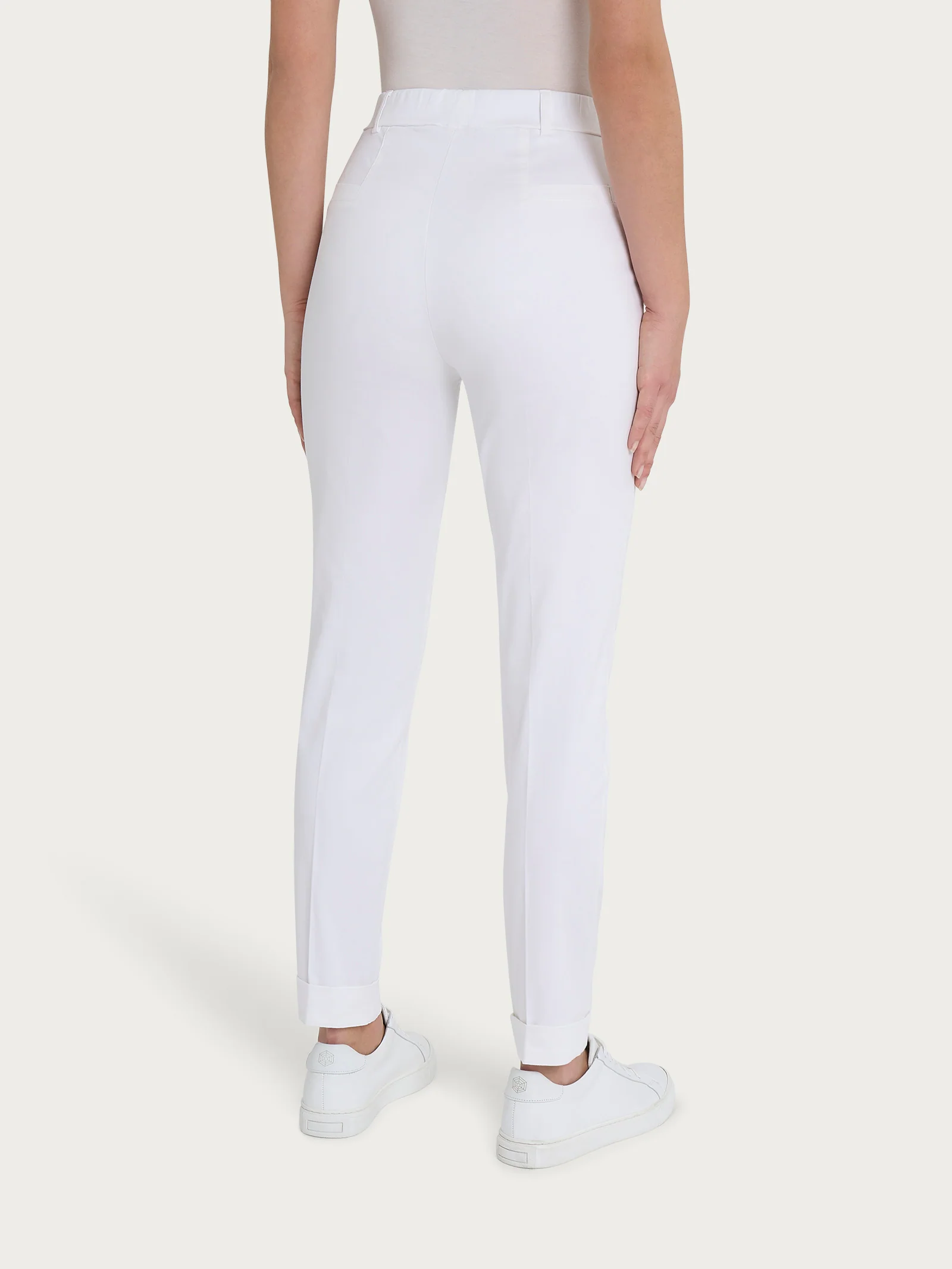 Pantalone chino slim con tasche in Satin Power - Bianco - Image 3