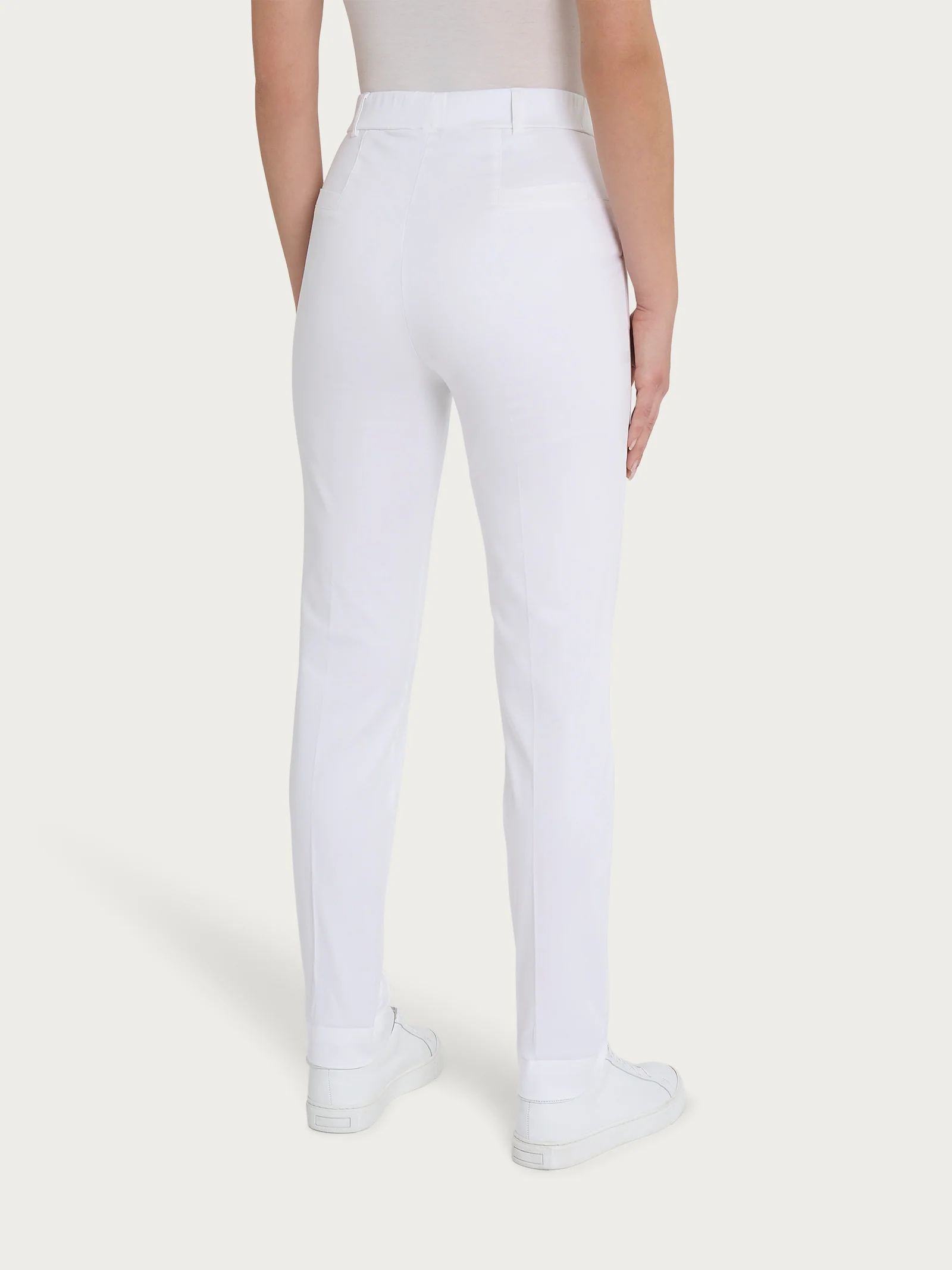 Pantalone chino slim con tasche in Satin Power - Bianco - Image 4