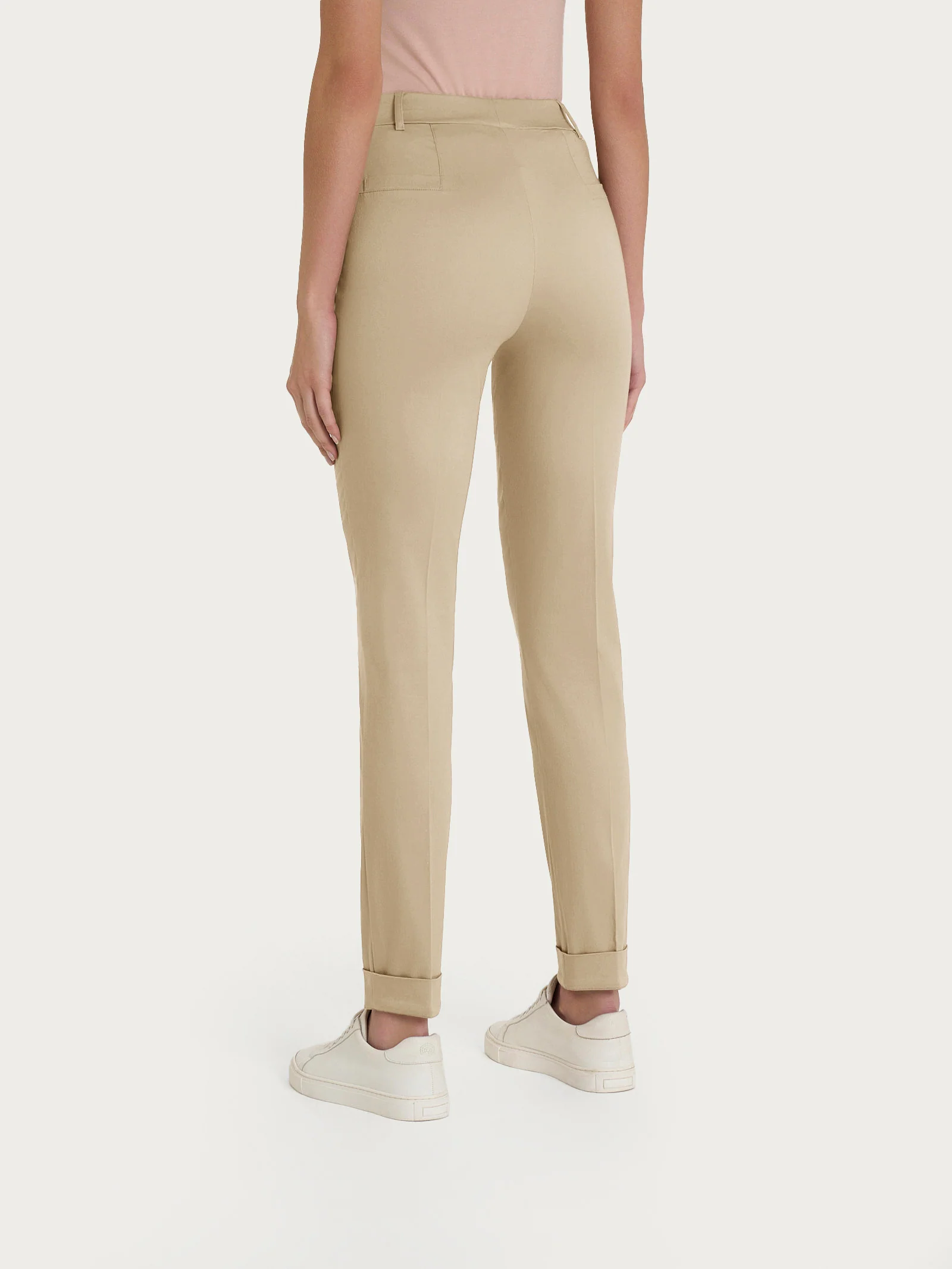 Pantalone chino slim con tasche in Satin Power - Irish Cream - Image 4