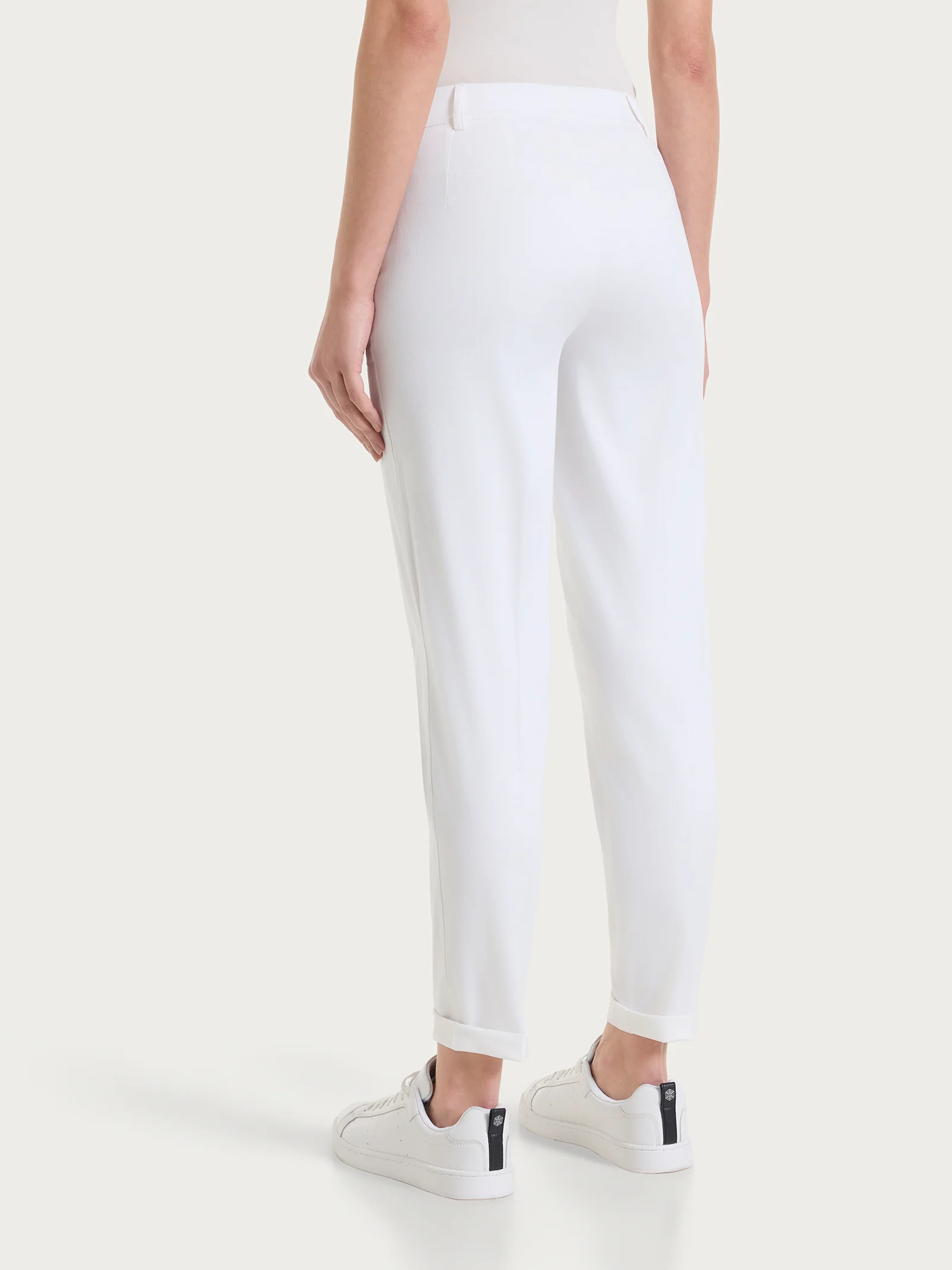 Pantalone chino slim con tasche in Satin Power - Bianco - Image 4