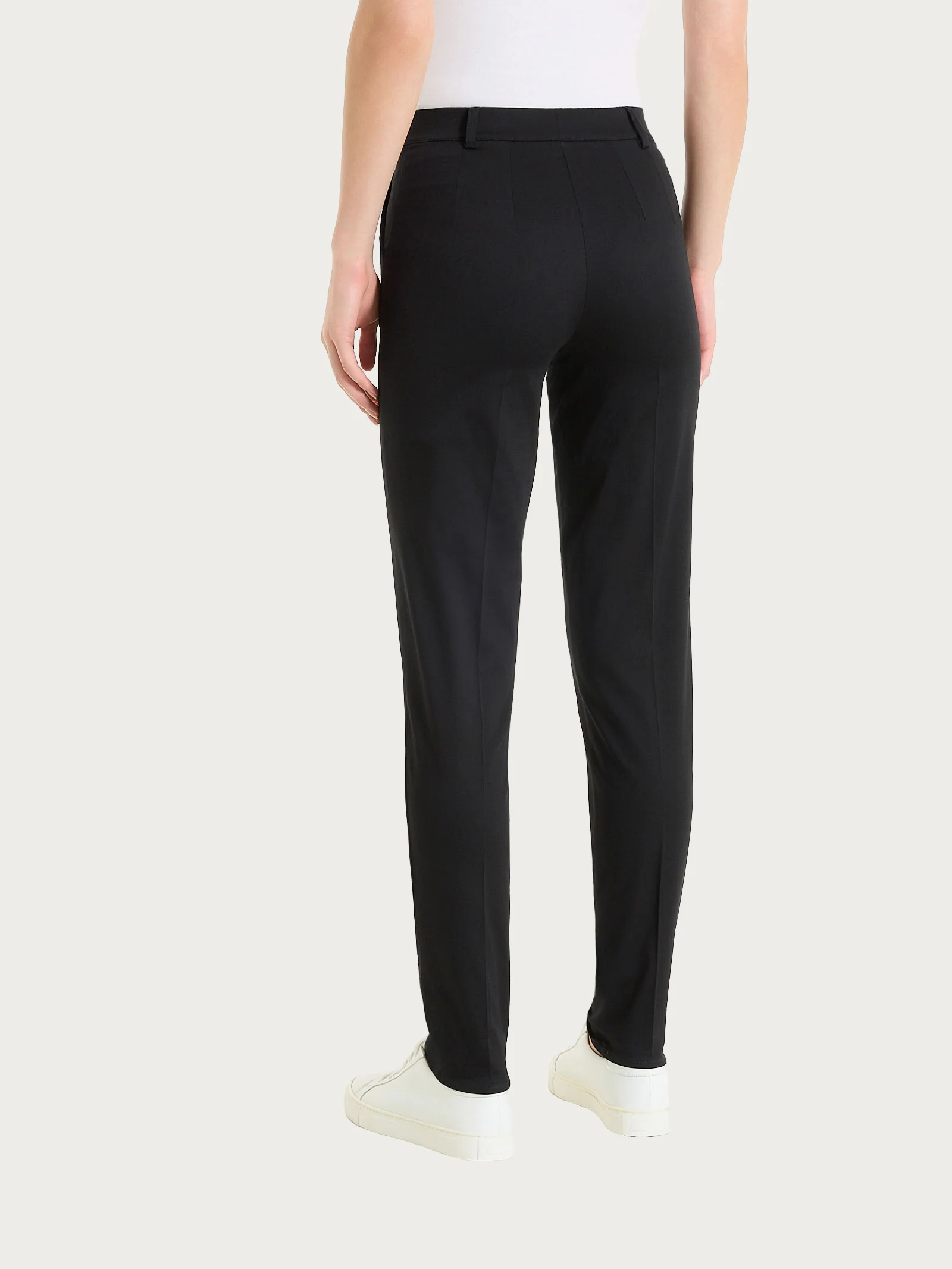 Pantalone chino slim con tasche in Satin Power - Nero - Image 6