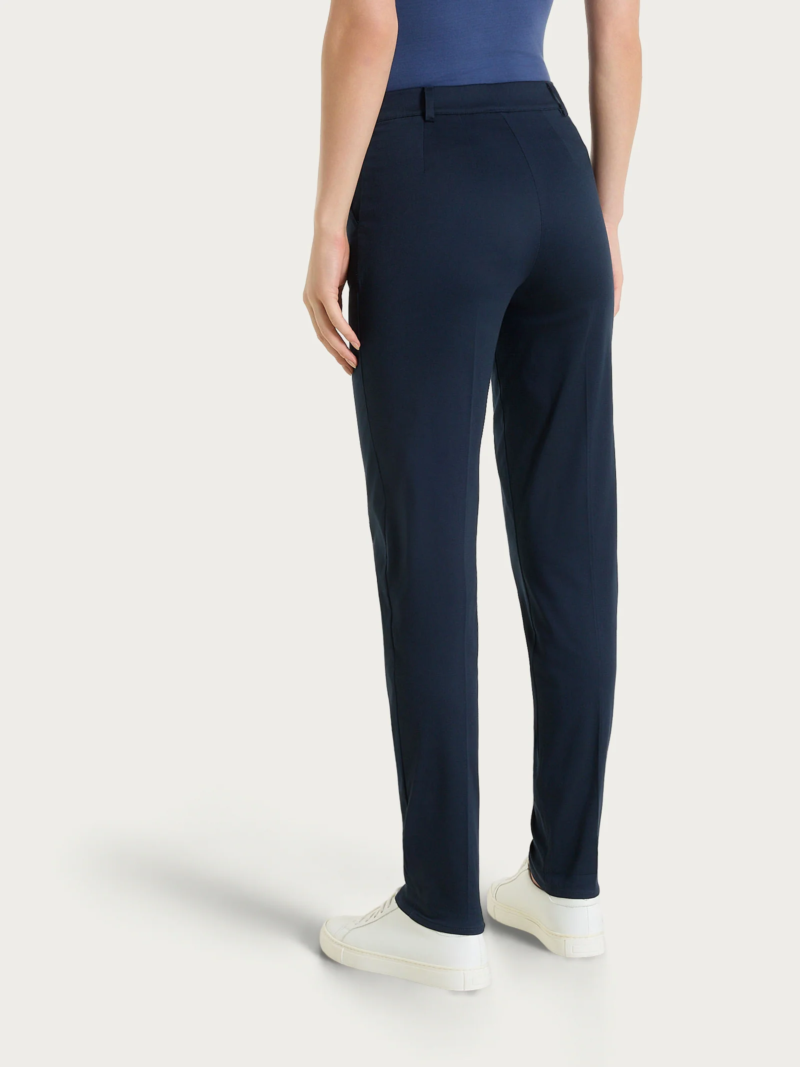 Pantalone chino slim con tasche in Satin Power - Bleu - Image 3